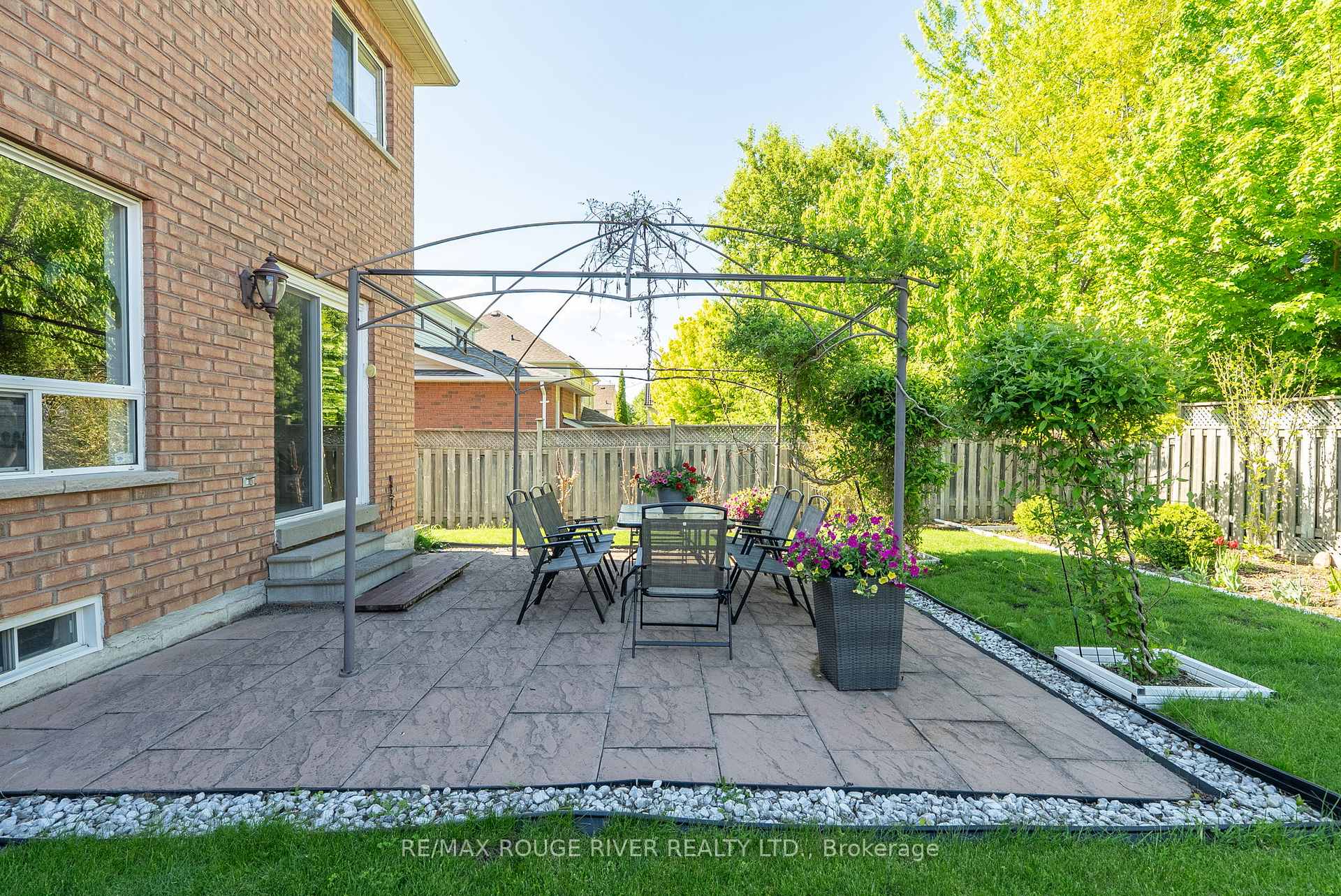 Photo 48 of 104 Willowbrook Drive, Whitby, Pringle Creek — HOMEH