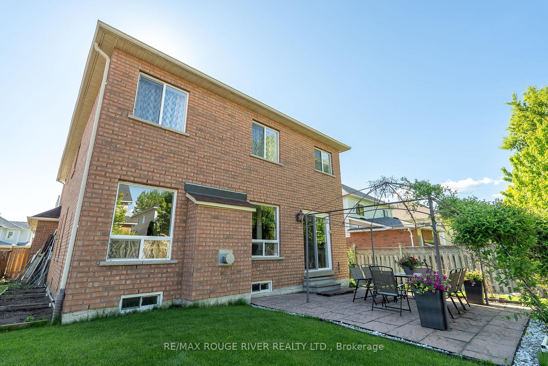 Photo 49 of 104 Willowbrook Drive, Whitby, Pringle Creek — HOMEH