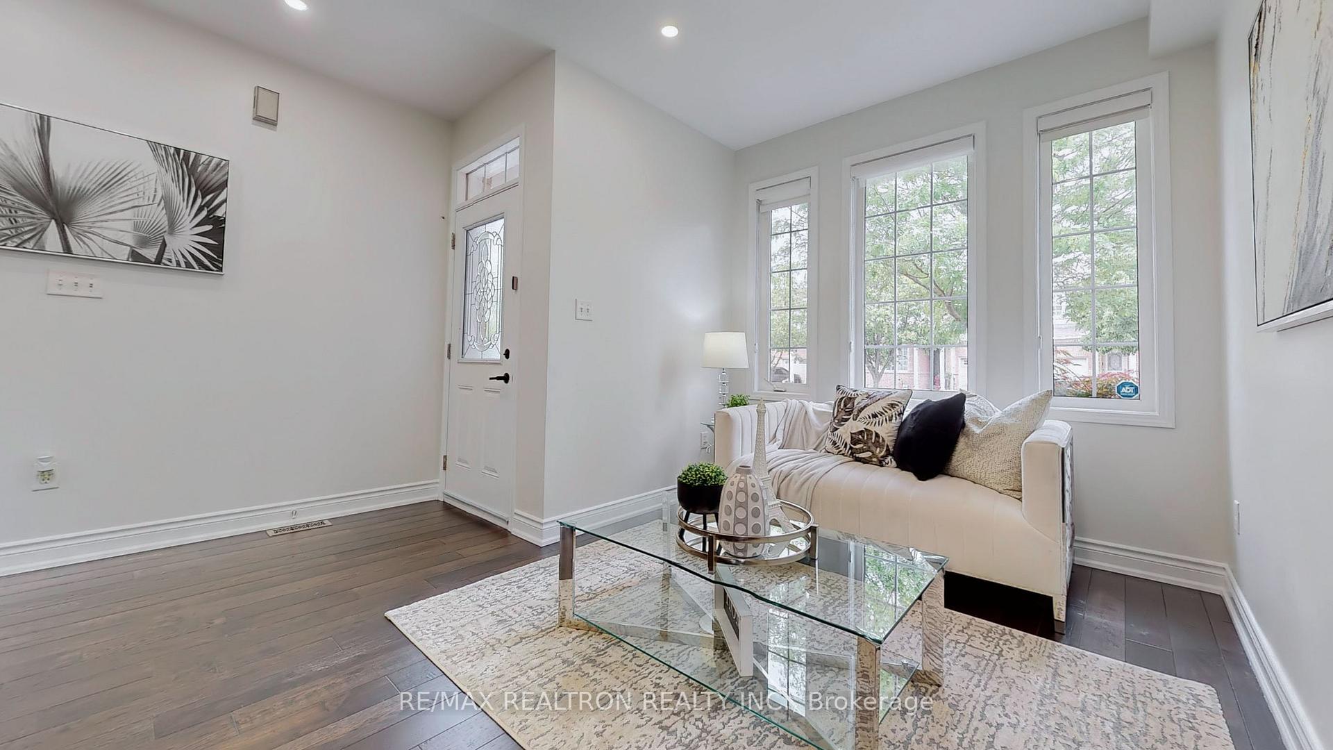 Photo 7 of 31 Sedgeway Heights, Vaughan, Vellore Village — HOMEH