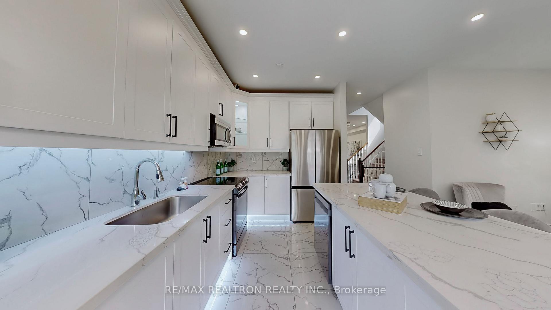 Photo 15 of 31 Sedgeway Heights, Vaughan, Vellore Village — HOMEH