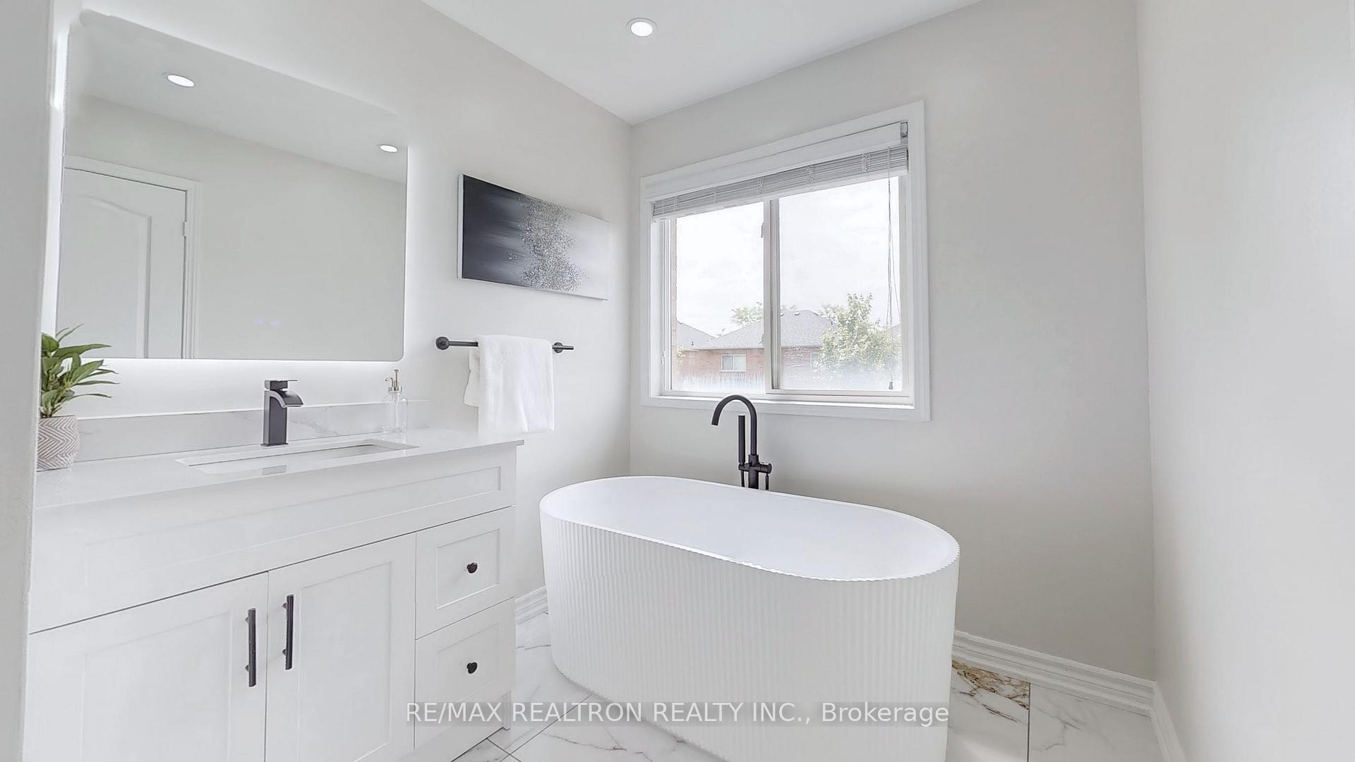 Photo 23 of 31 Sedgeway Heights, Vaughan, Vellore Village — HOMEH
