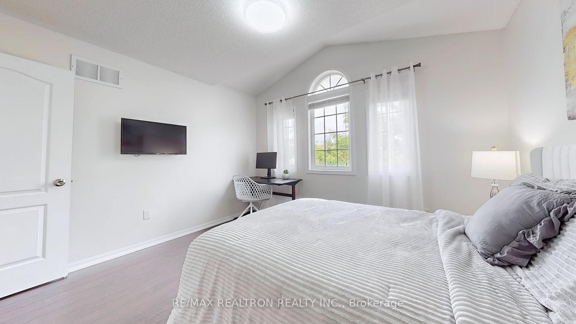 Photo 28 of 31 Sedgeway Heights, Vaughan, Vellore Village — HOMEH