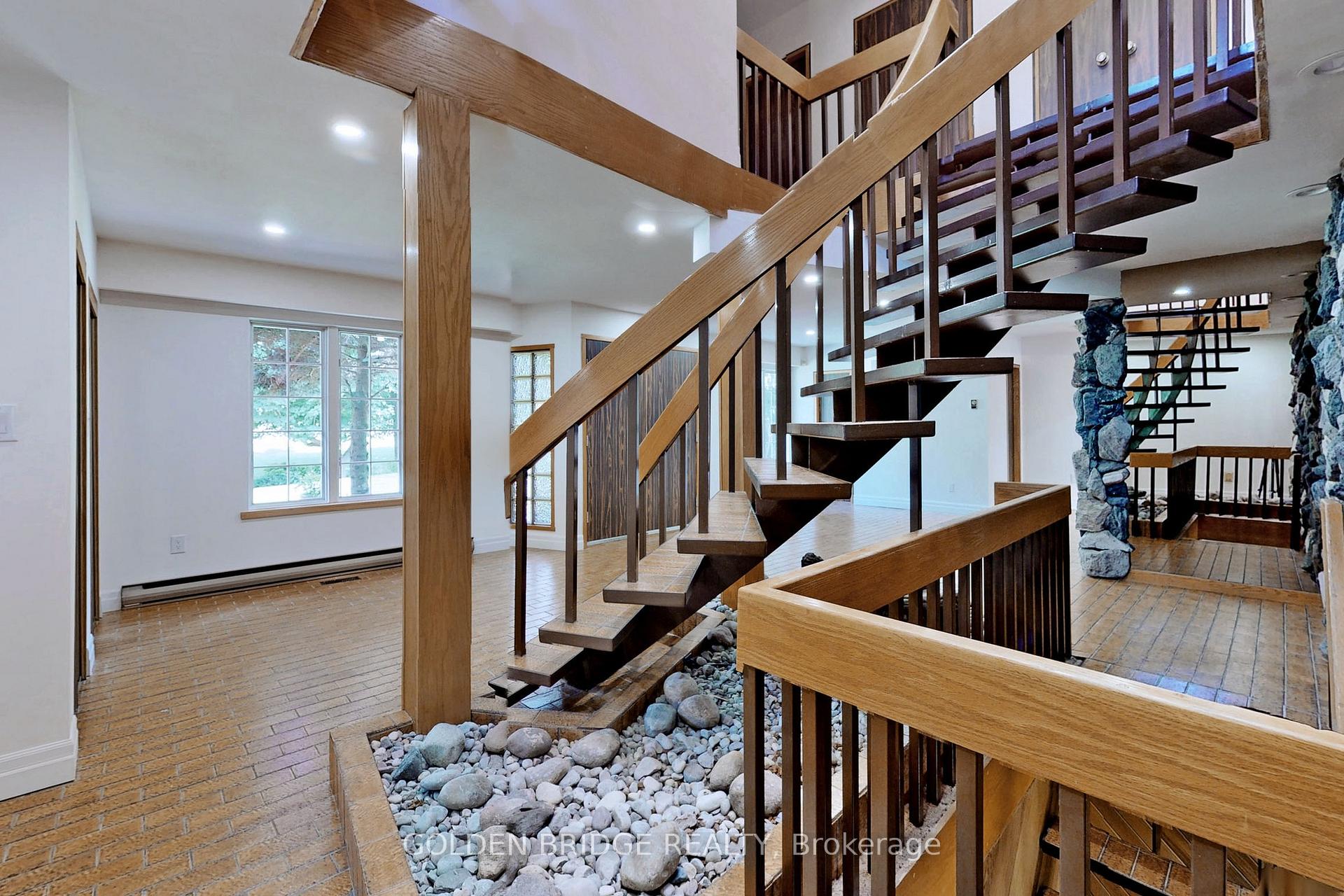 Photo 5 of 17 Glenbourne Park Drive, Markham, Devil's Elbow — HOMEH