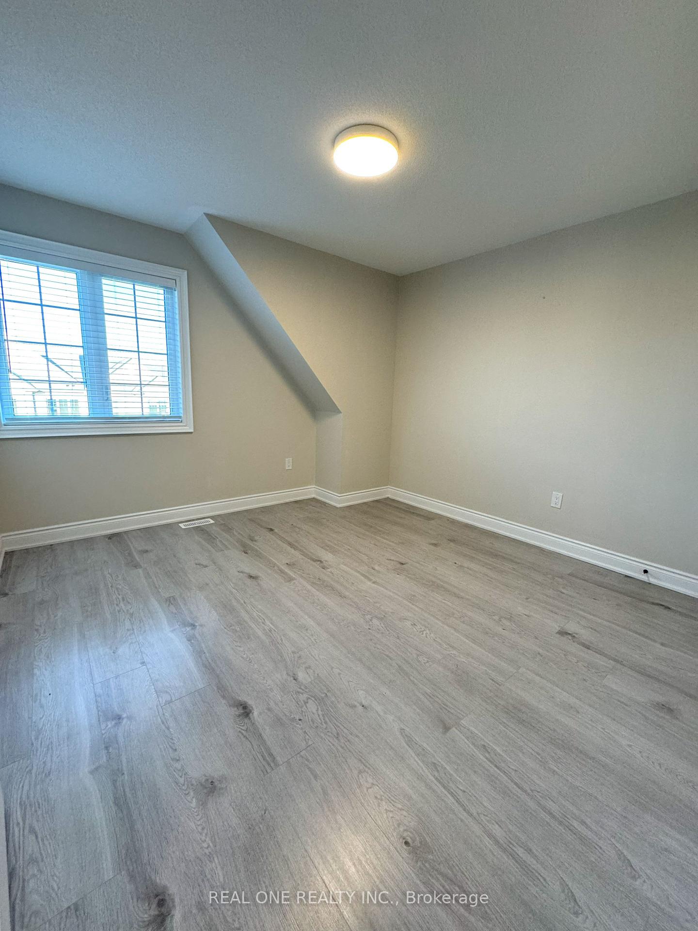 Photo 12 of 318 Coronation Road, Whitby, Rural Whitby — HOMEH