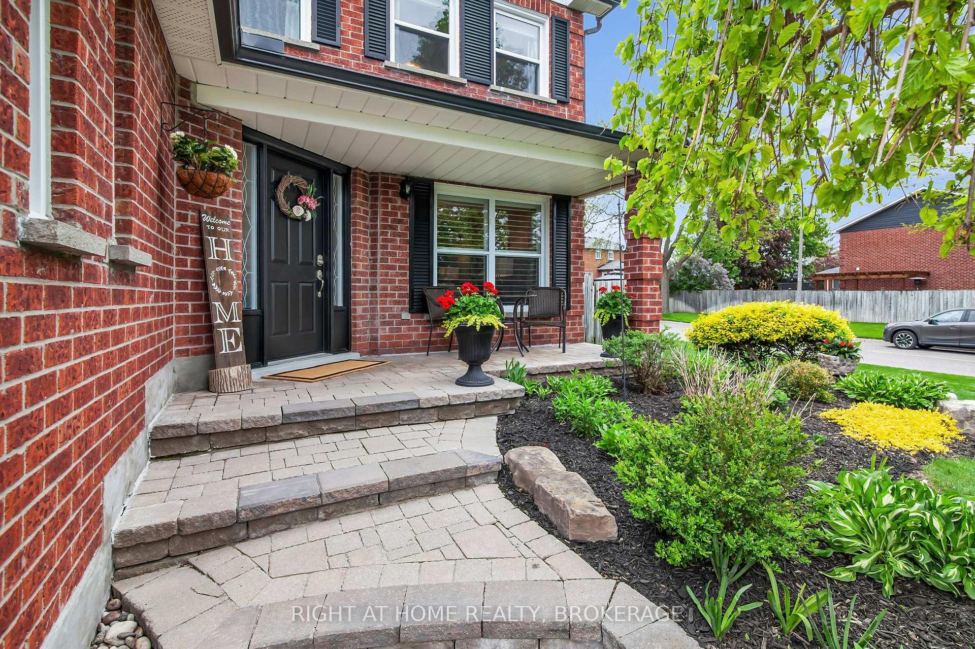 Photo 2 of 10 Ennisclare Place, Whitby, Pringle Creek — HOMEH