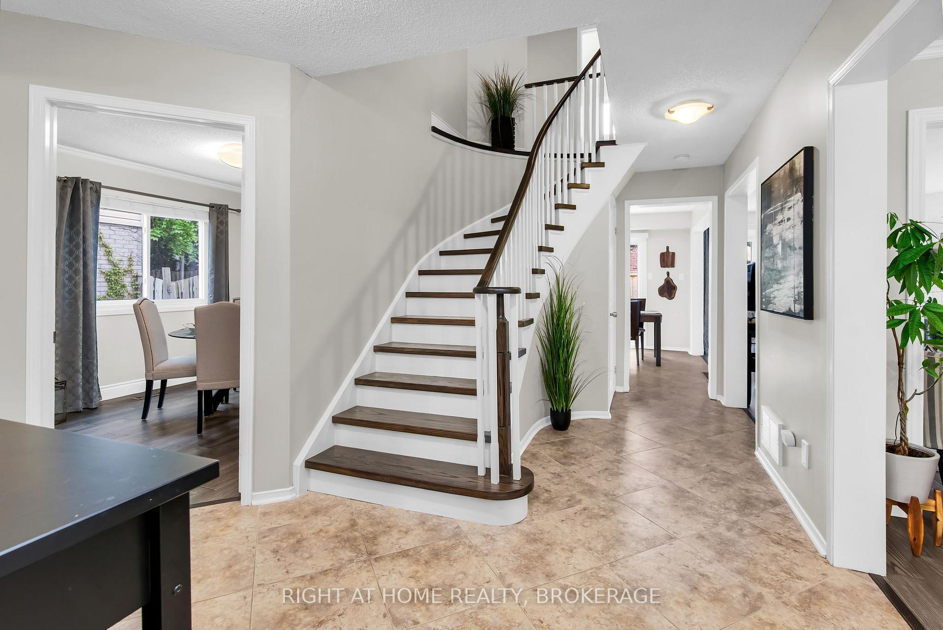 Photo 4 of 10 Ennisclare Place, Whitby, Pringle Creek — HOMEH