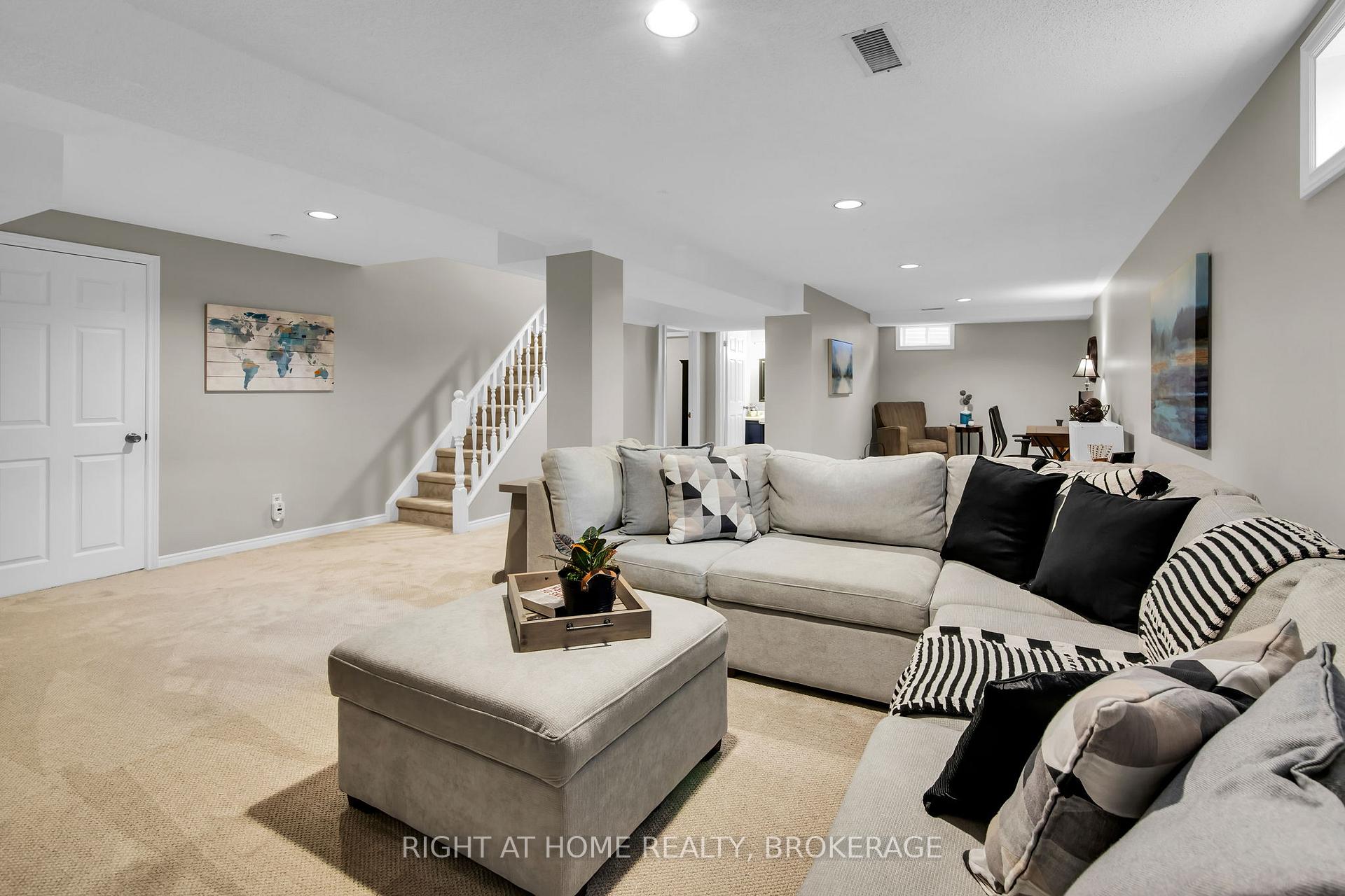 Photo 29 of 10 Ennisclare Place, Whitby, Pringle Creek — HOMEH