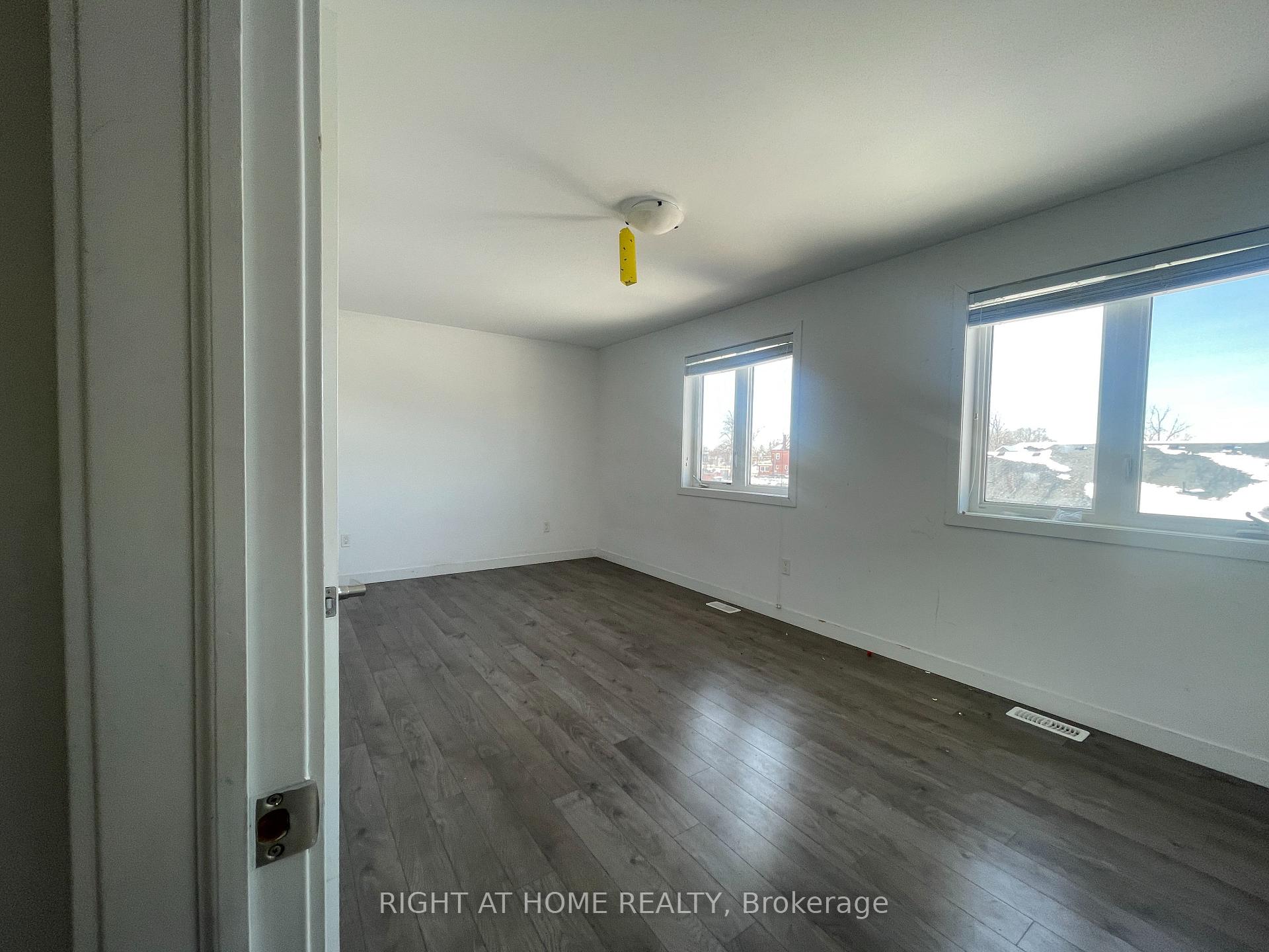 Photo 13 of Unit 7A (UPPER), 23 Denistoun Street, Welland, Broadway — HOMEH
