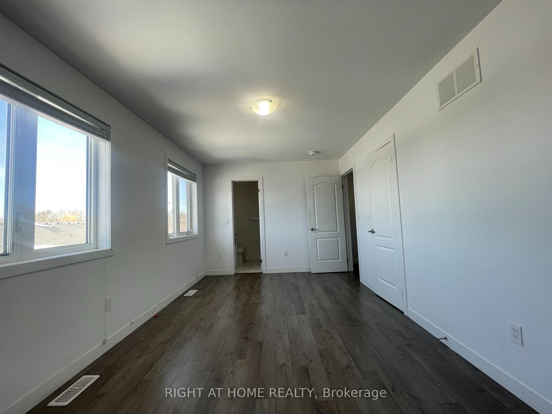 Photo 16 of Unit 7A (UPPER), 23 Denistoun Street, Welland, Broadway — HOMEH
