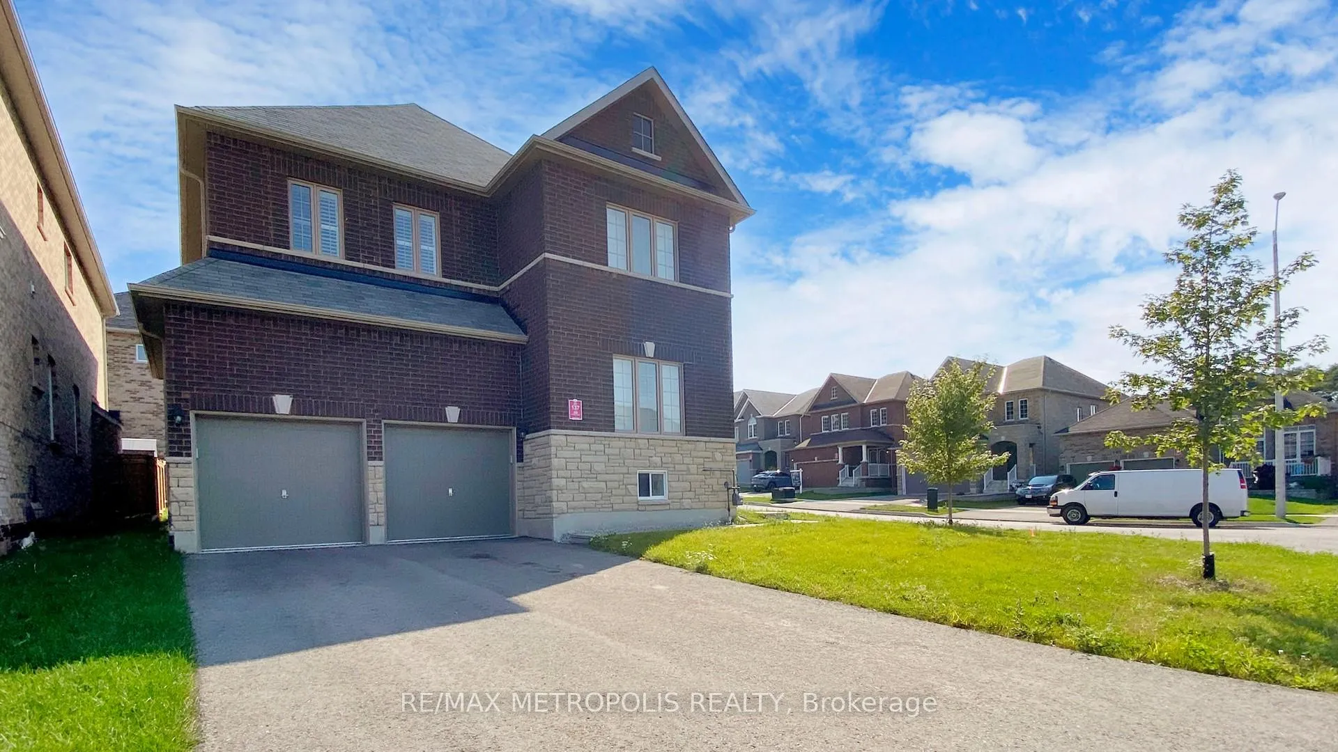 Photo 3 of 156 Muirfield Drive, Barrie, Ardagh — HOMEH
