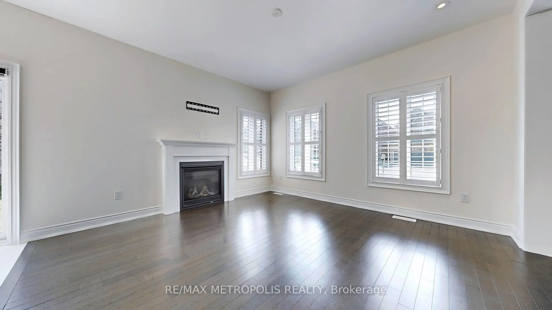 Photo 4 of 156 Muirfield Drive, Barrie, Ardagh — HOMEH
