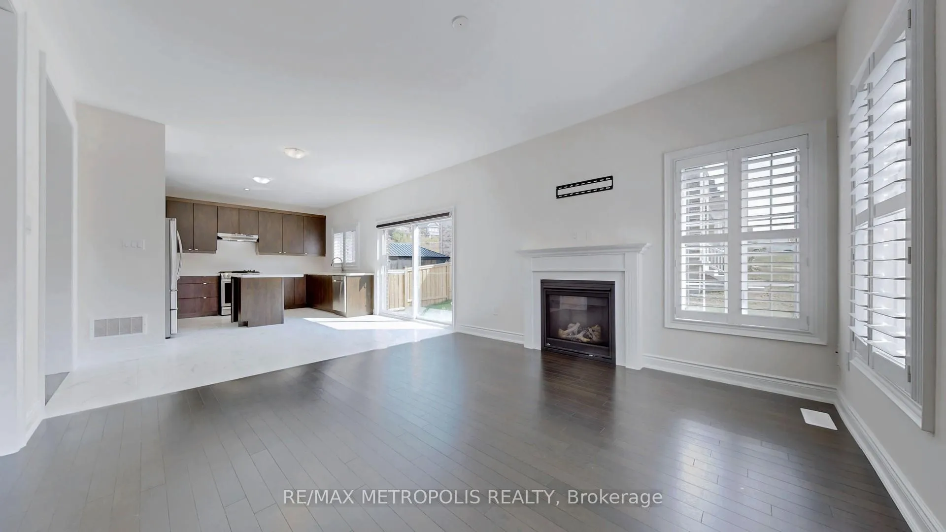 Photo 5 of 156 Muirfield Drive, Barrie, Ardagh — HOMEH