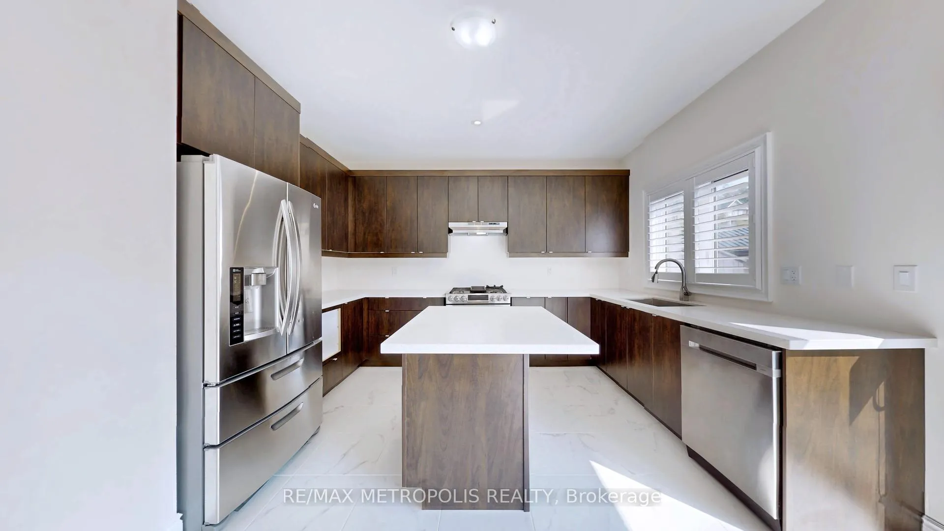 Photo 8 of 156 Muirfield Drive, Barrie, Ardagh — HOMEH