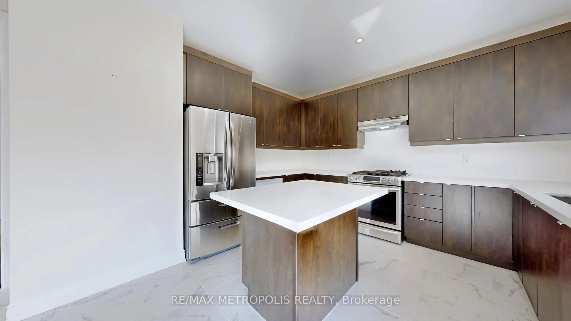 Photo 9 of 156 Muirfield Drive, Barrie, Ardagh — HOMEH