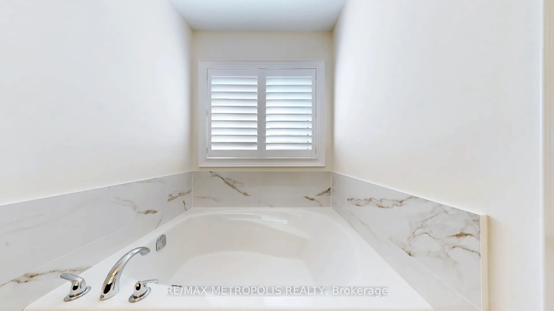 Photo 29 of 156 Muirfield Drive, Barrie, Ardagh — HOMEH