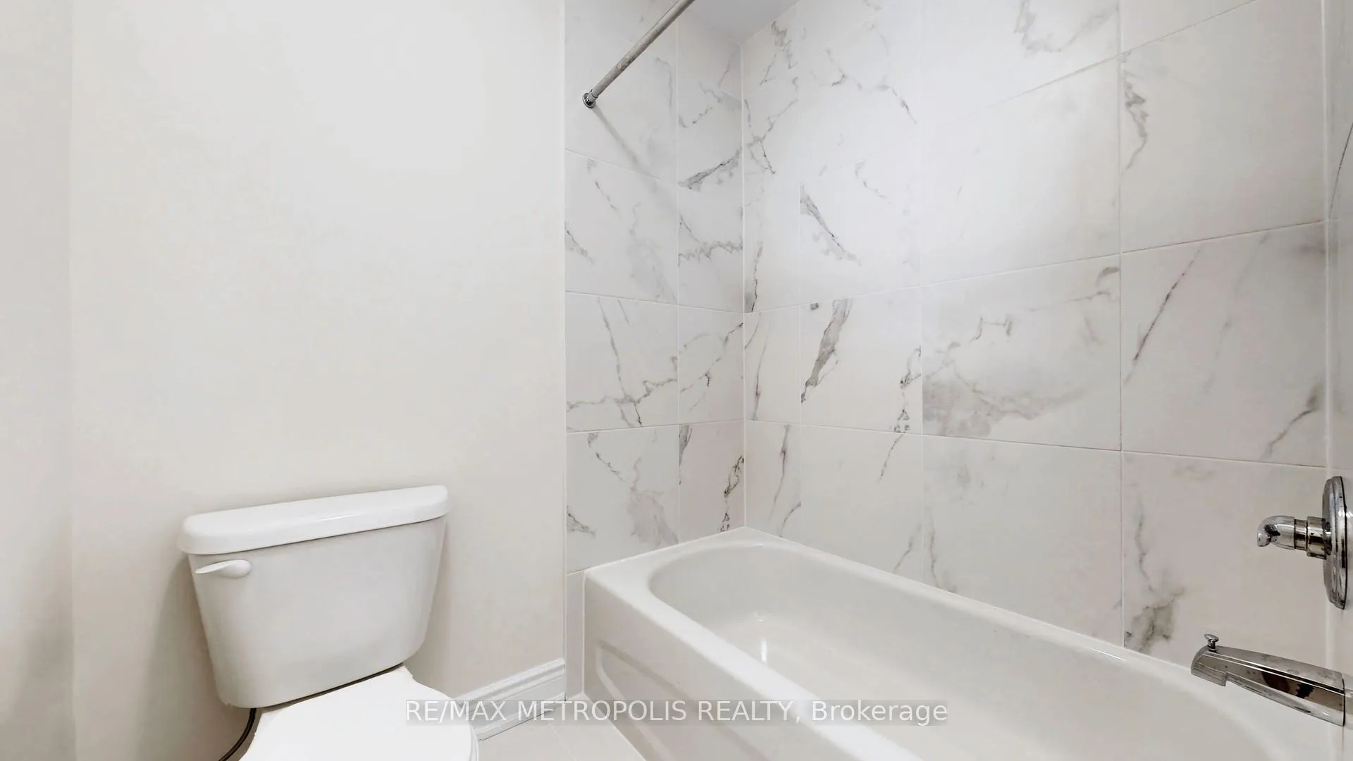 Photo 45 of 156 Muirfield Drive, Barrie, Ardagh — HOMEH