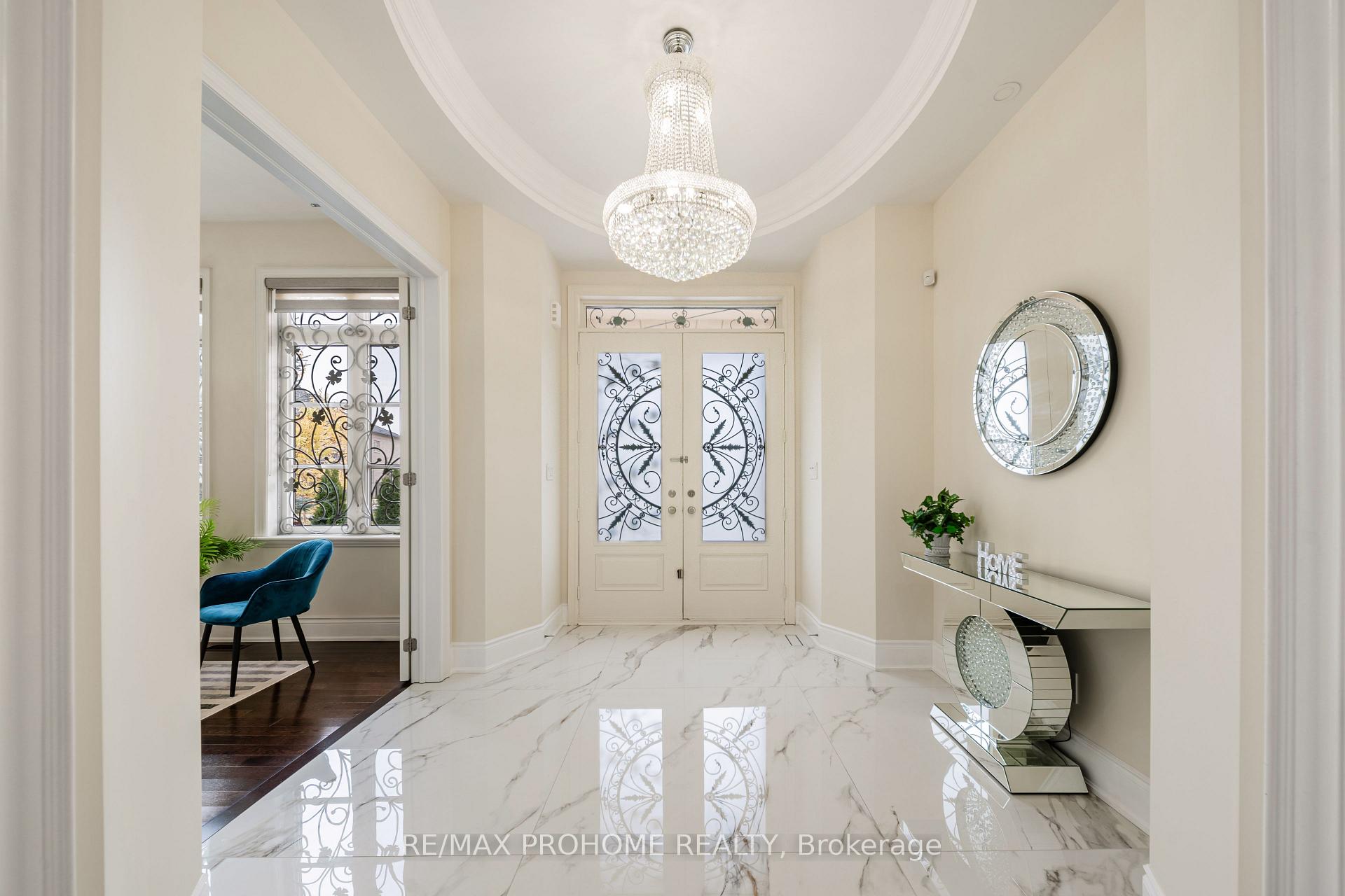 Photo 4 of 48 Silver Sterling Crescent, Vaughan, Vellore Village — HOMEH