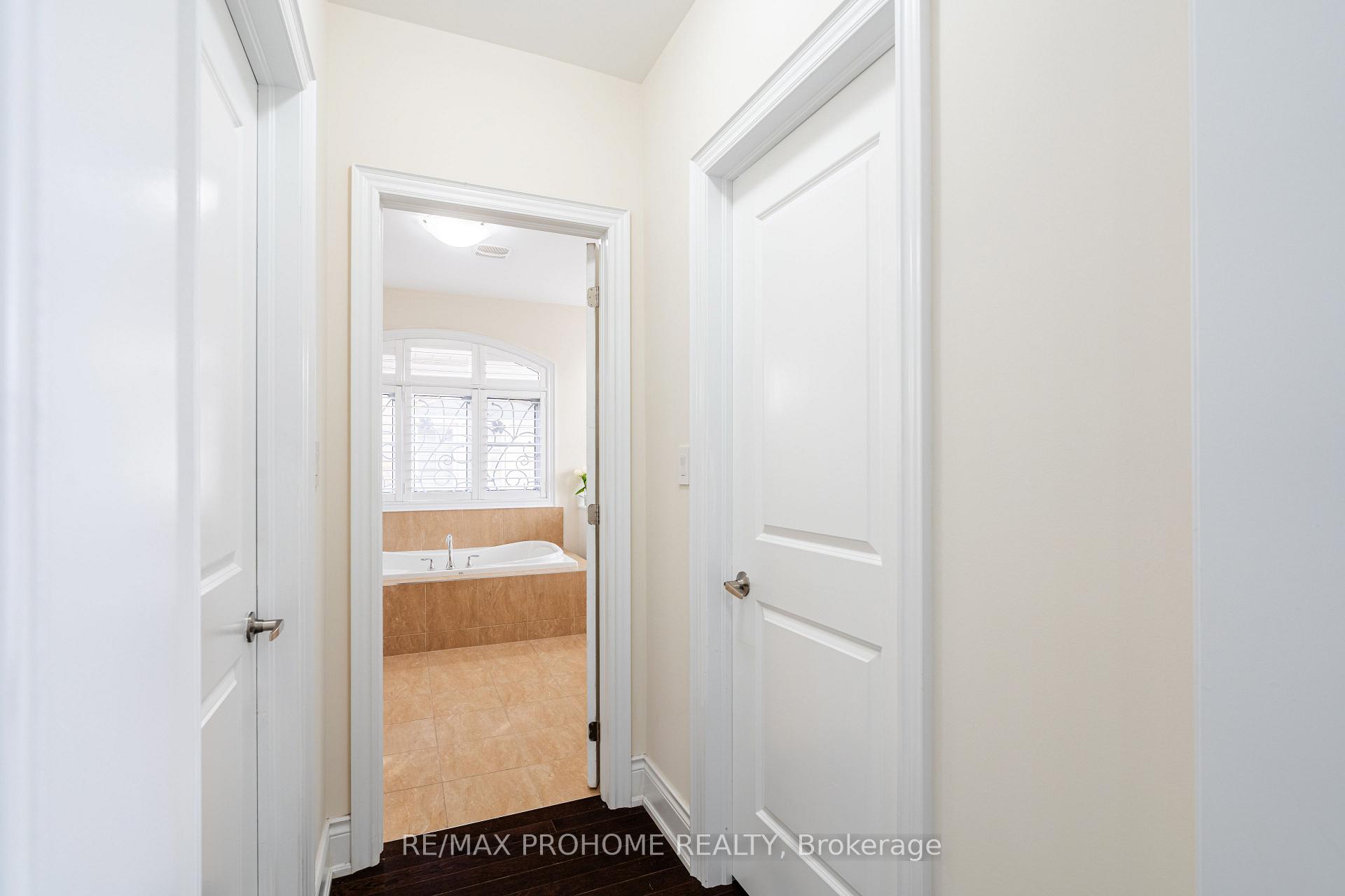 Photo 20 of 48 Silver Sterling Crescent, Vaughan, Vellore Village — HOMEH