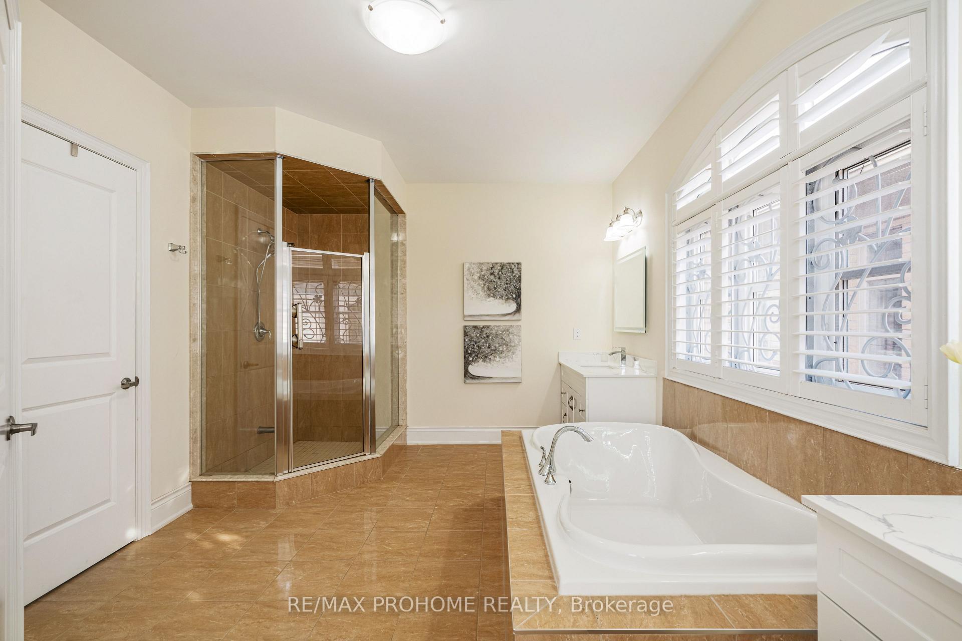Photo 24 of 48 Silver Sterling Crescent, Vaughan, Vellore Village — HOMEH