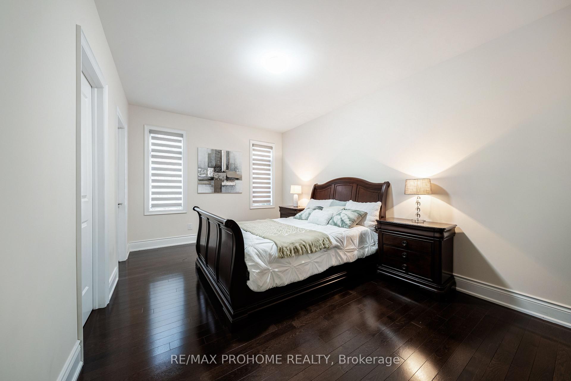 Photo 26 of 48 Silver Sterling Crescent, Vaughan, Vellore Village — HOMEH