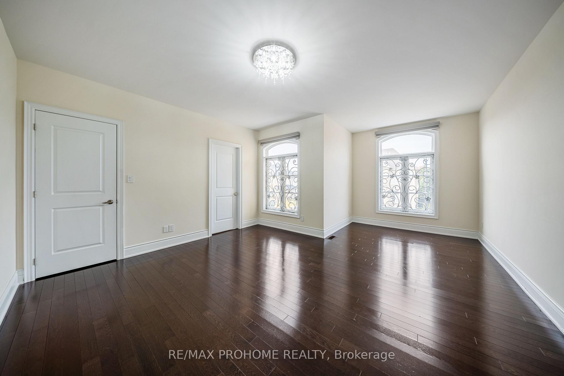 Photo 32 of 48 Silver Sterling Crescent, Vaughan, Vellore Village — HOMEH