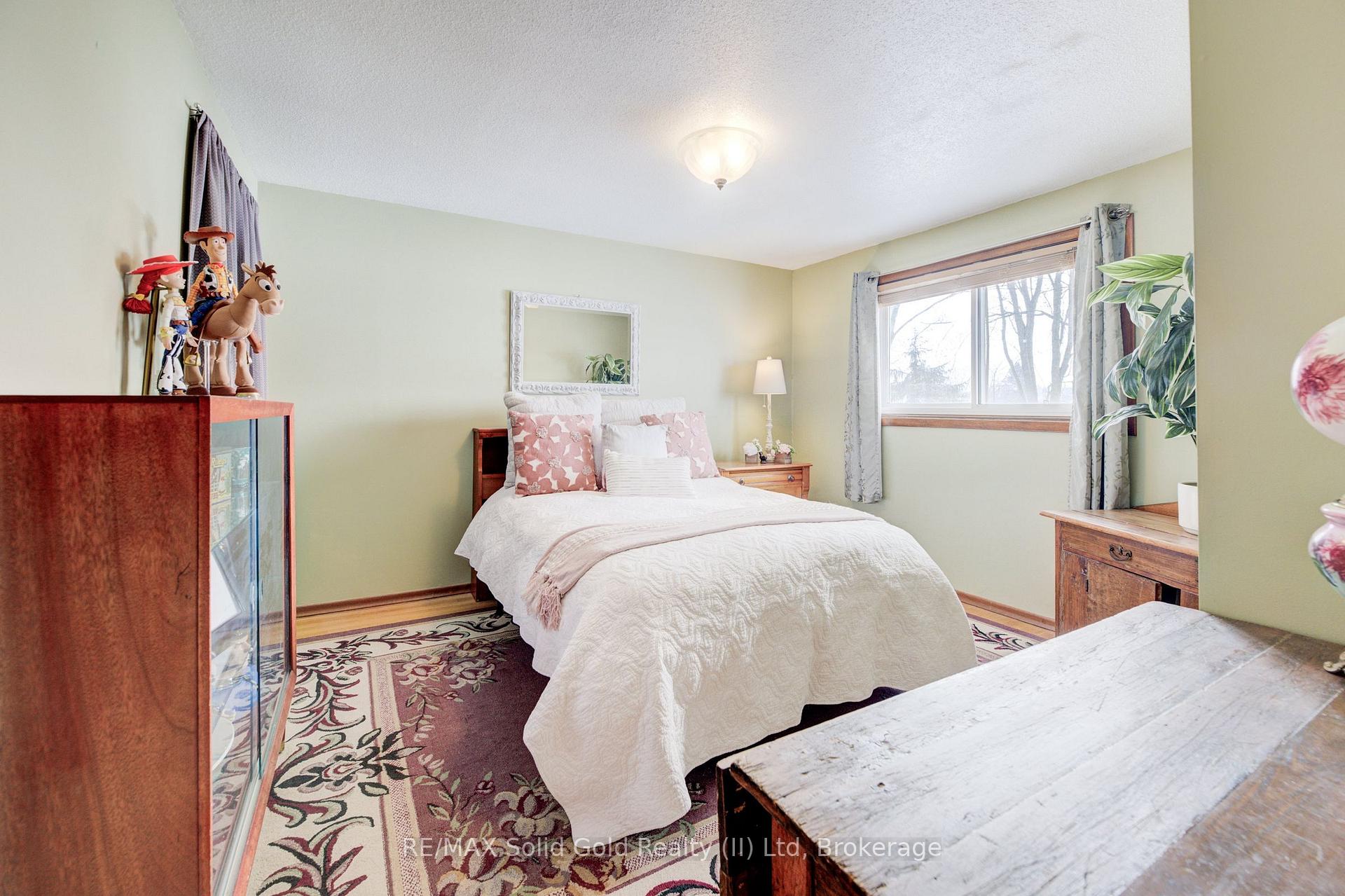 Photo 14 of 89 Oriole Parkway W, Woolwich — HOMEH