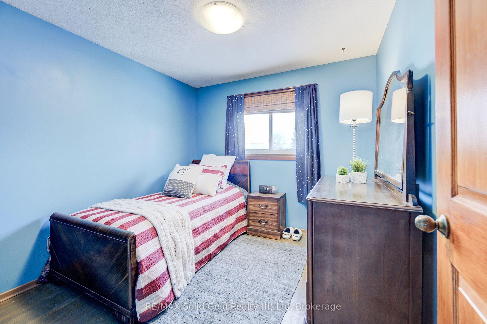 Photo 16 of 89 Oriole Parkway W, Woolwich — HOMEH