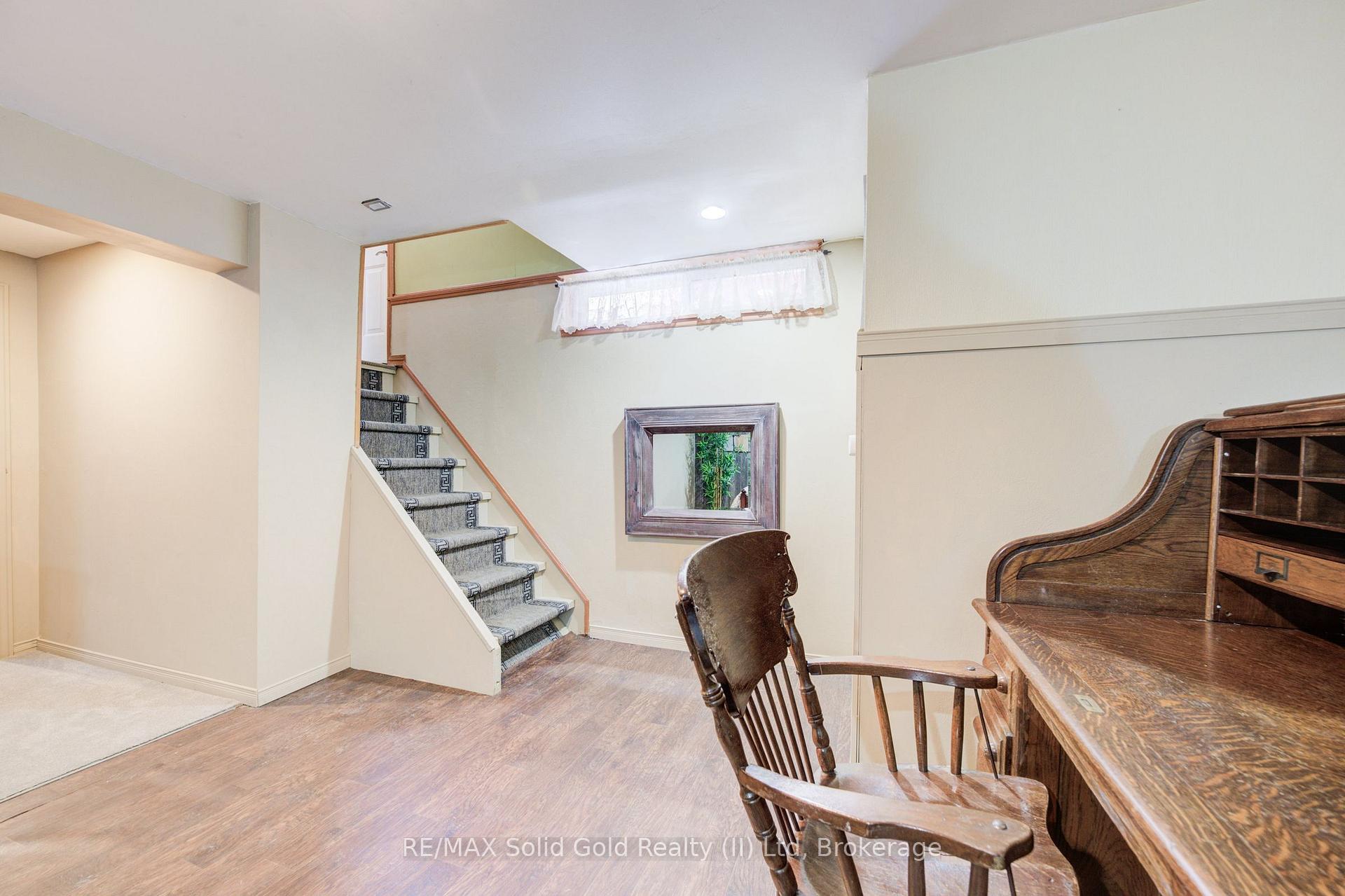 Photo 21 of 89 Oriole Parkway W, Woolwich — HOMEH