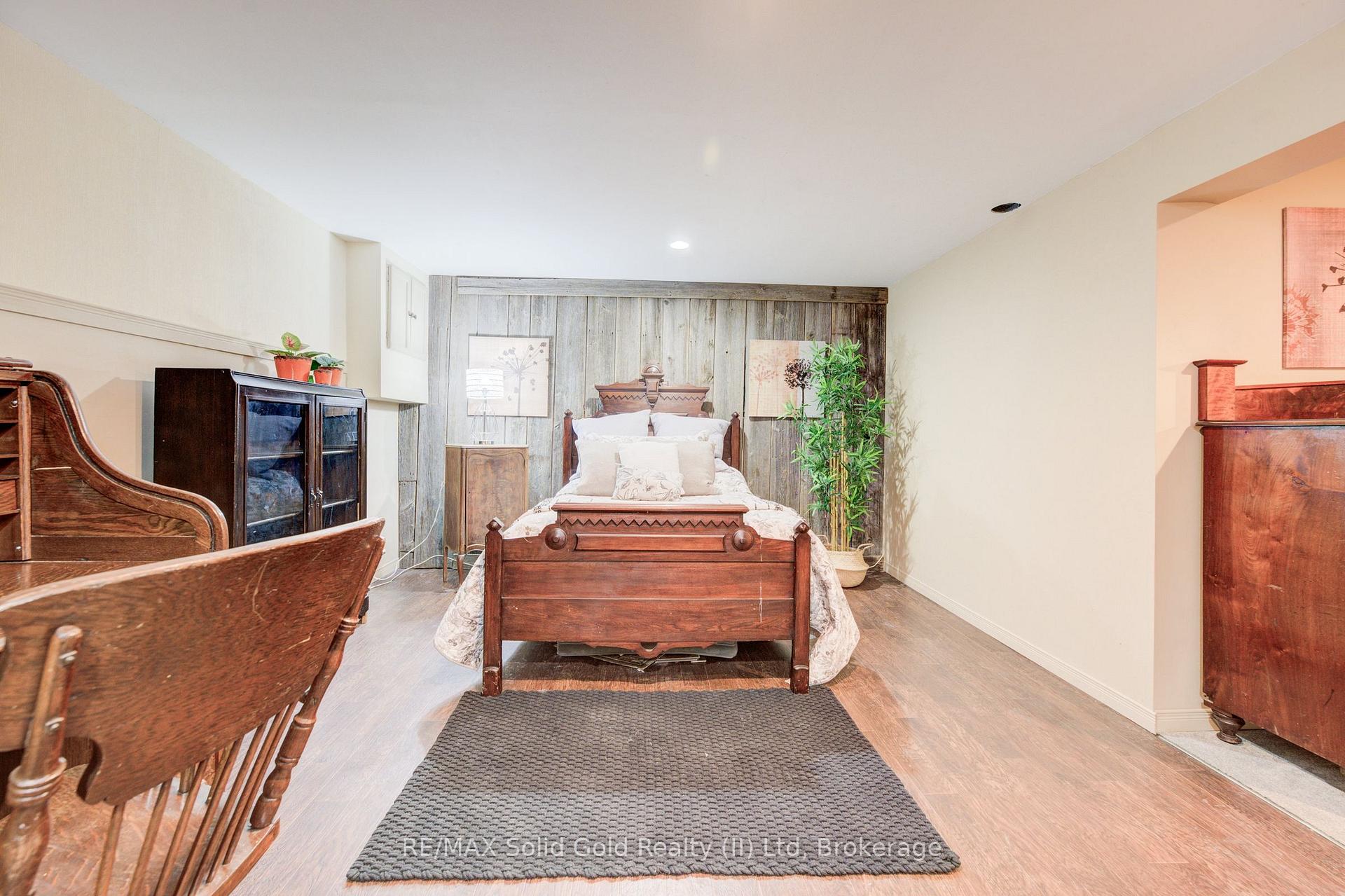 Photo 23 of 89 Oriole Parkway W, Woolwich — HOMEH