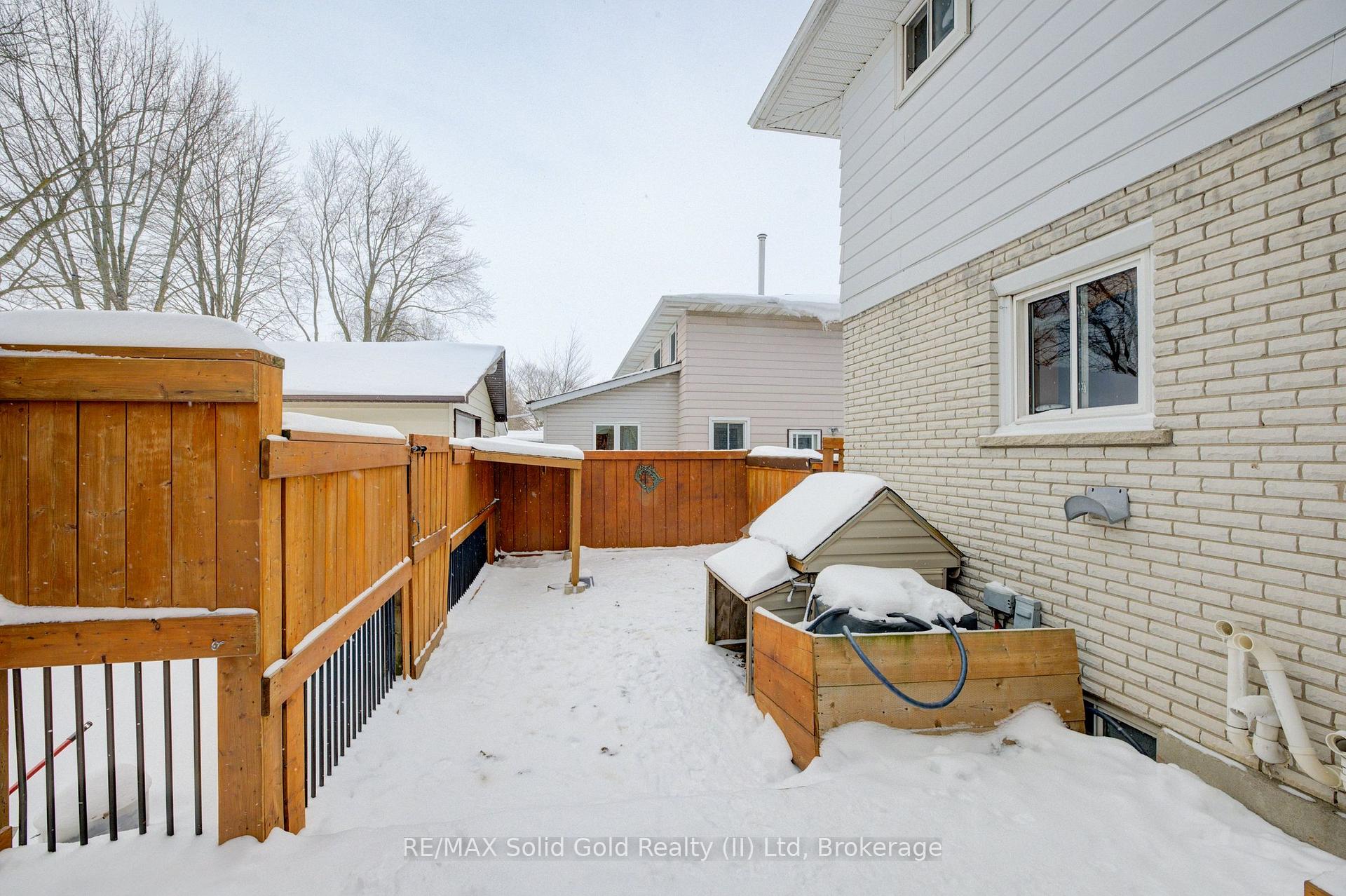 Photo 24 of 89 Oriole Parkway W, Woolwich — HOMEH