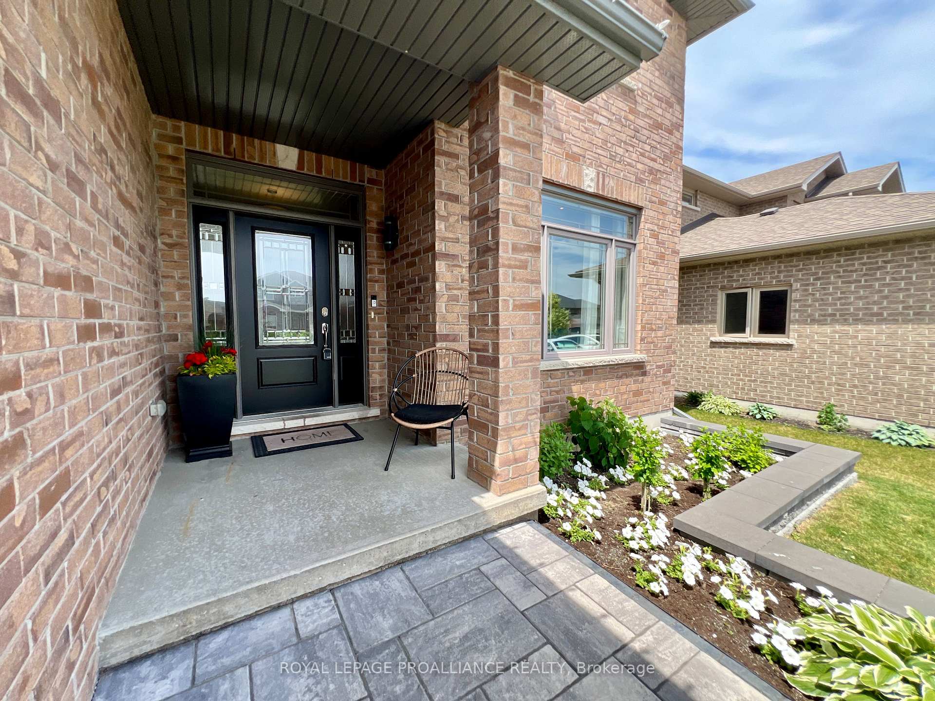 Photo 5 of 32 Vertis Court, Belleville, Thurlow Ward — HOMEH