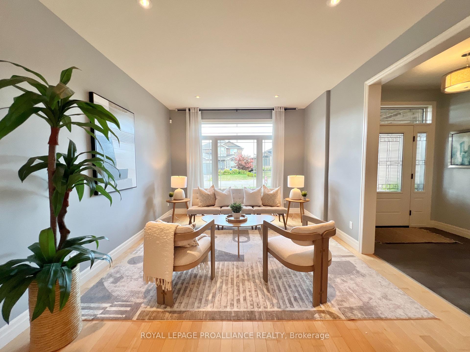 Photo 4 of 32 Vertis Court, Belleville, Thurlow Ward — HOMEH