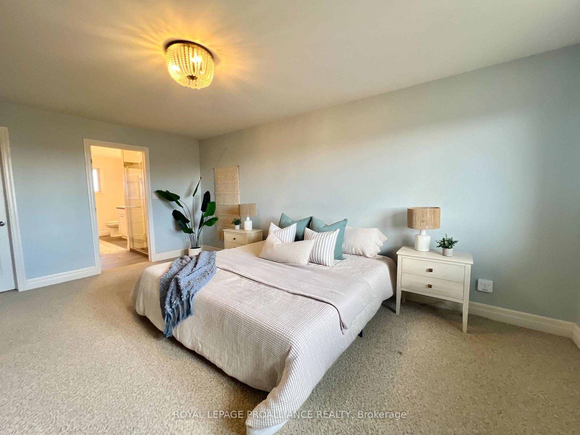 Photo 20 of 32 Vertis Court, Belleville, Thurlow Ward — HOMEH