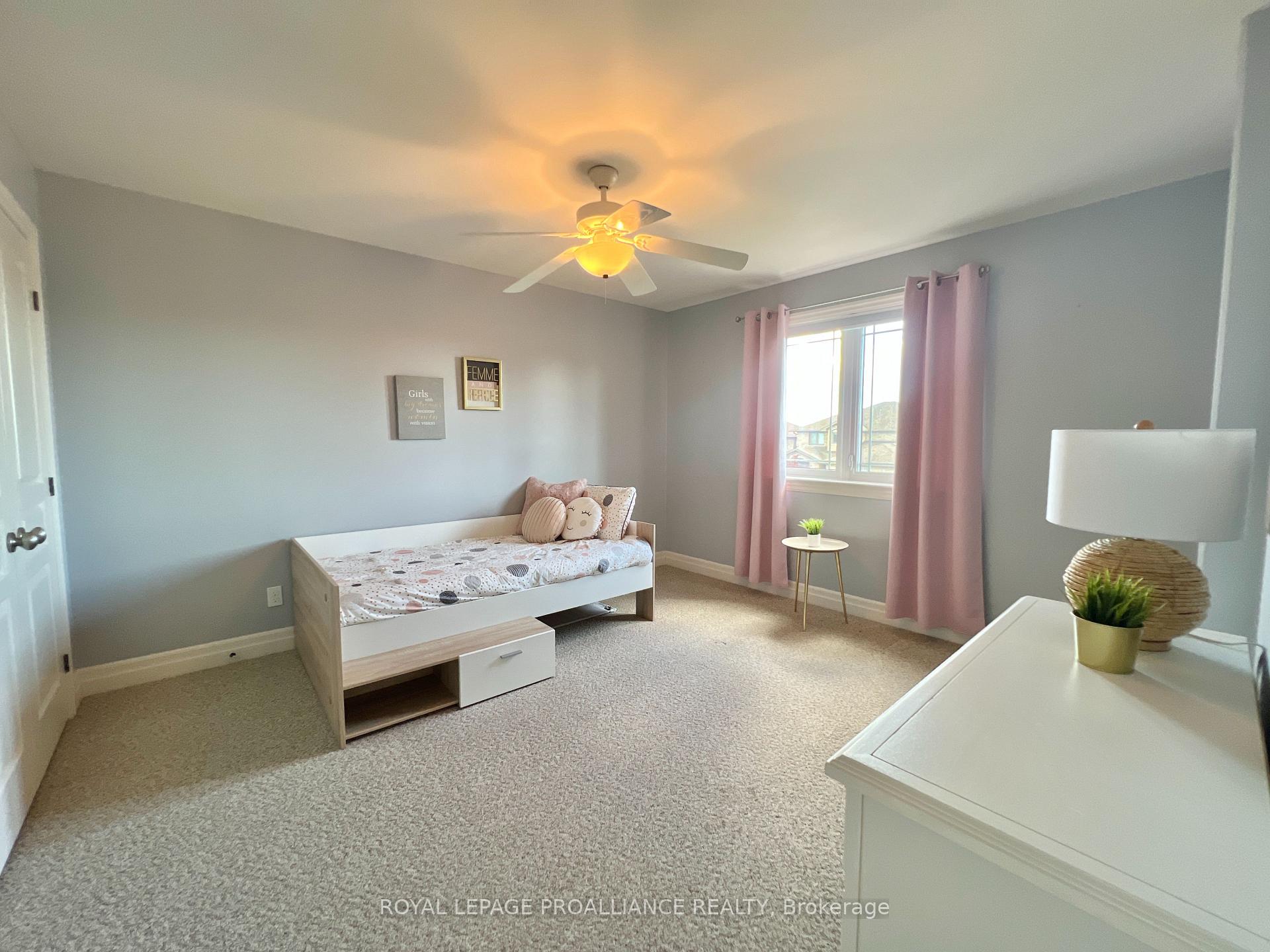 Photo 23 of 32 Vertis Court, Belleville, Thurlow Ward — HOMEH