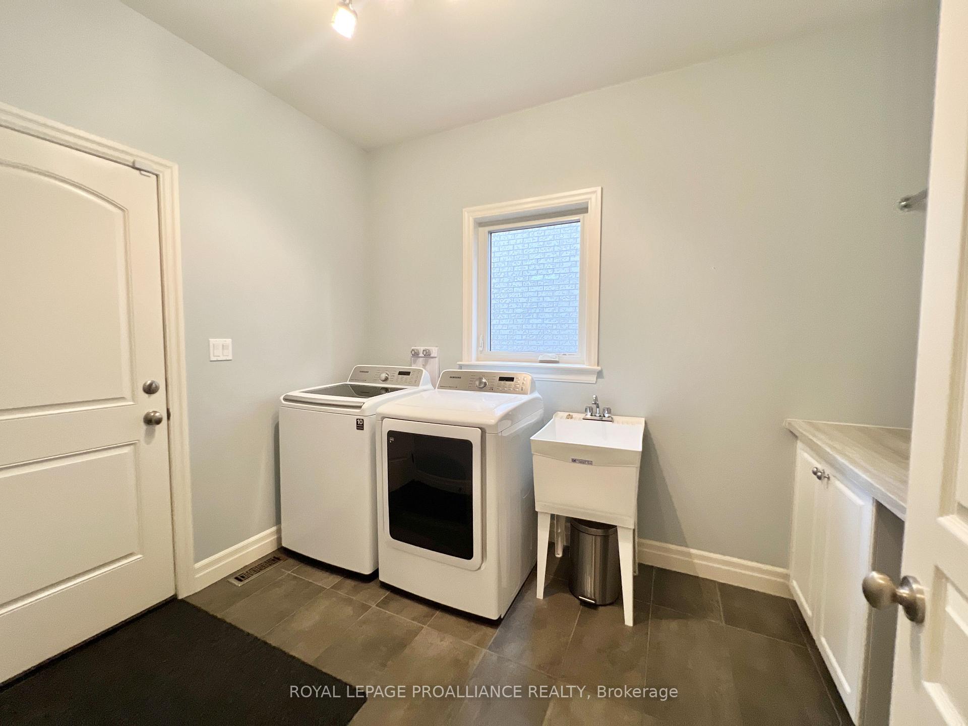 Photo 25 of 32 Vertis Court, Belleville, Thurlow Ward — HOMEH