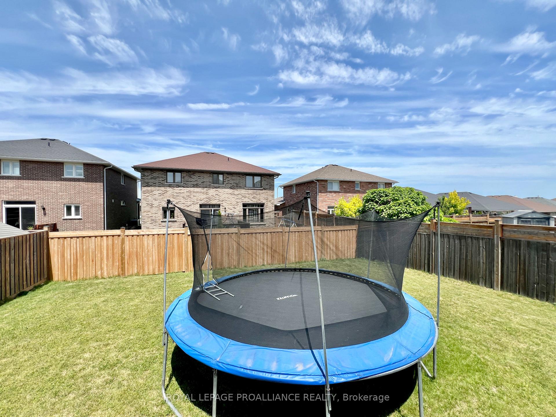 Photo 30 of 32 Vertis Court, Belleville, Thurlow Ward — HOMEH
