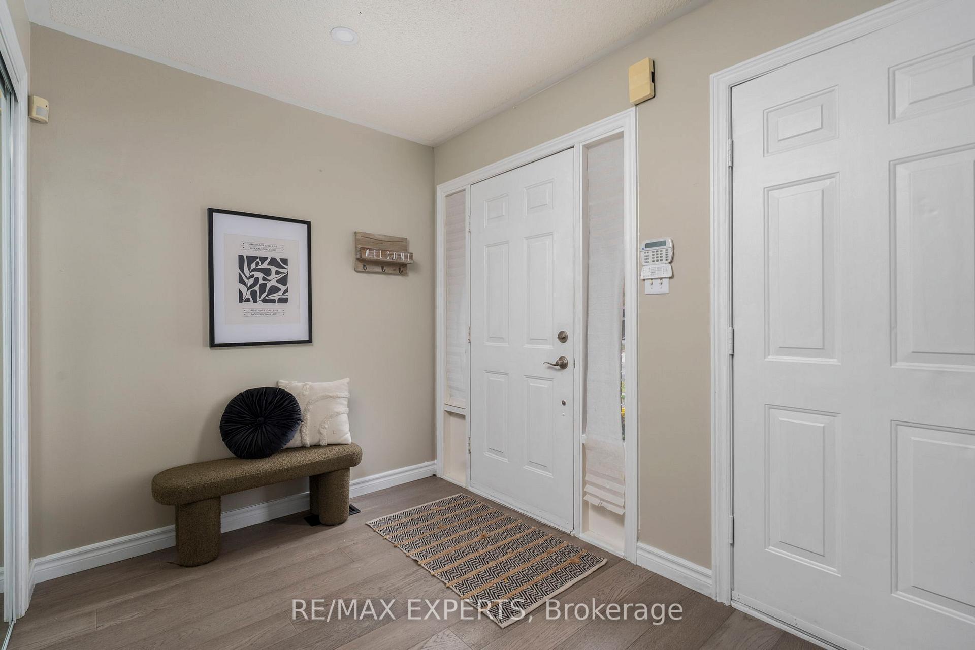 Photo 6 of 157 Primeau Drive, Aurora, Aurora Grove — HOMEH