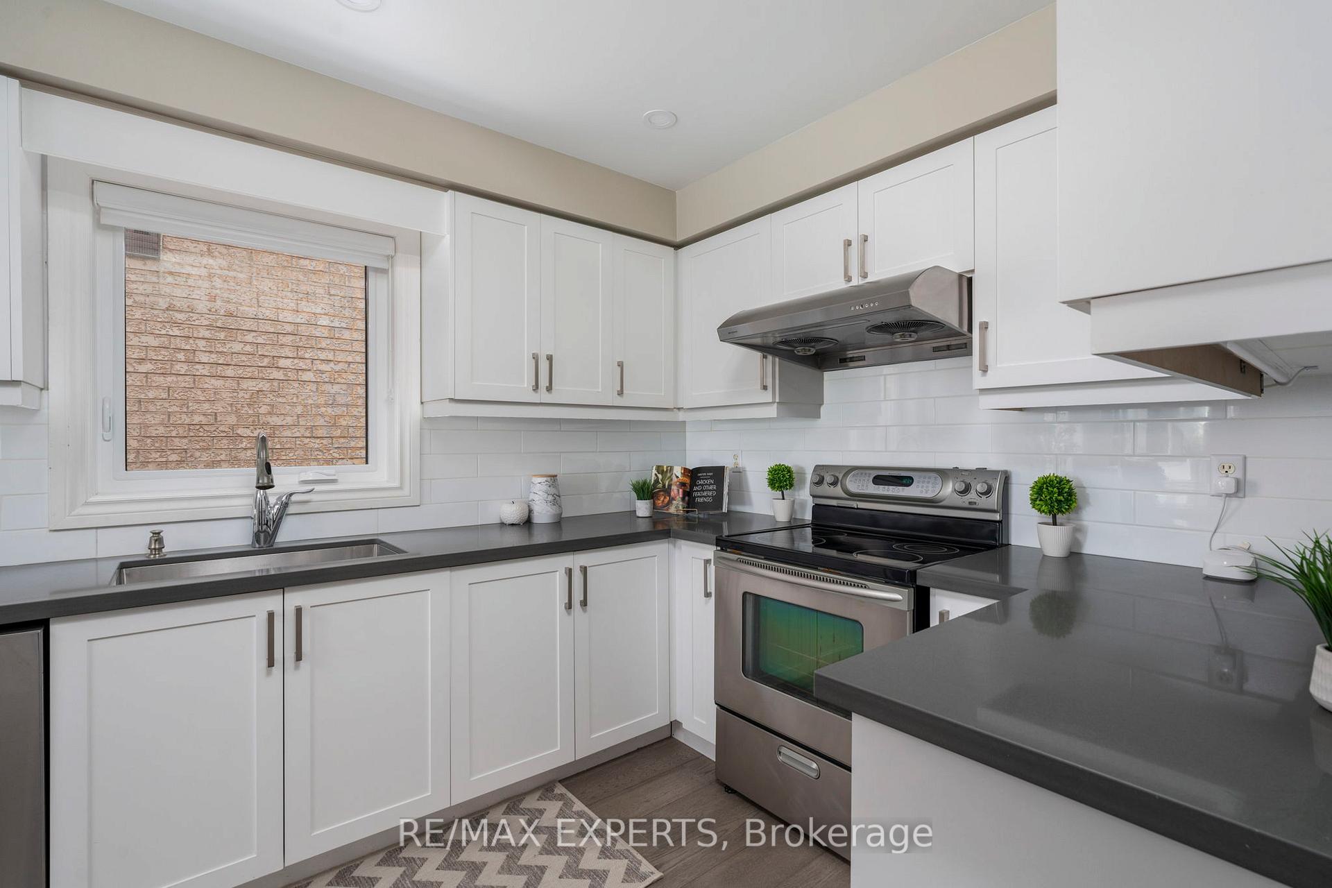 Photo 2 of 157 Primeau Drive, Aurora, Aurora Grove — HOMEH