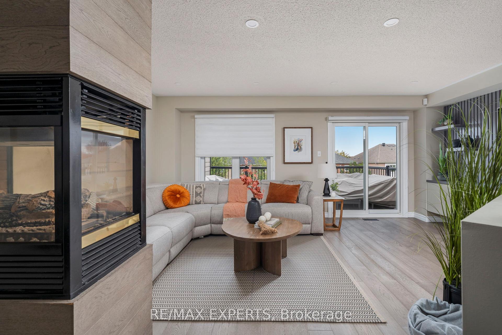 Photo 10 of 157 Primeau Drive, Aurora, Aurora Grove — HOMEH