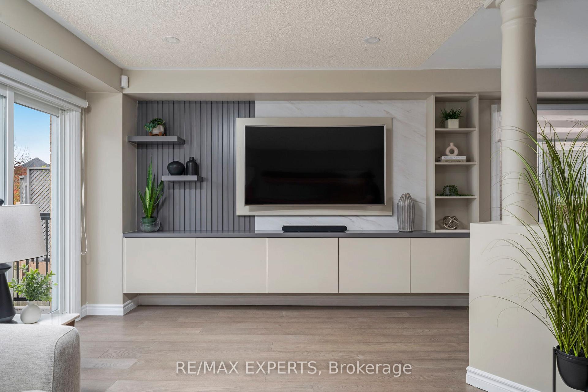 Photo 9 of 157 Primeau Drive, Aurora, Aurora Grove — HOMEH