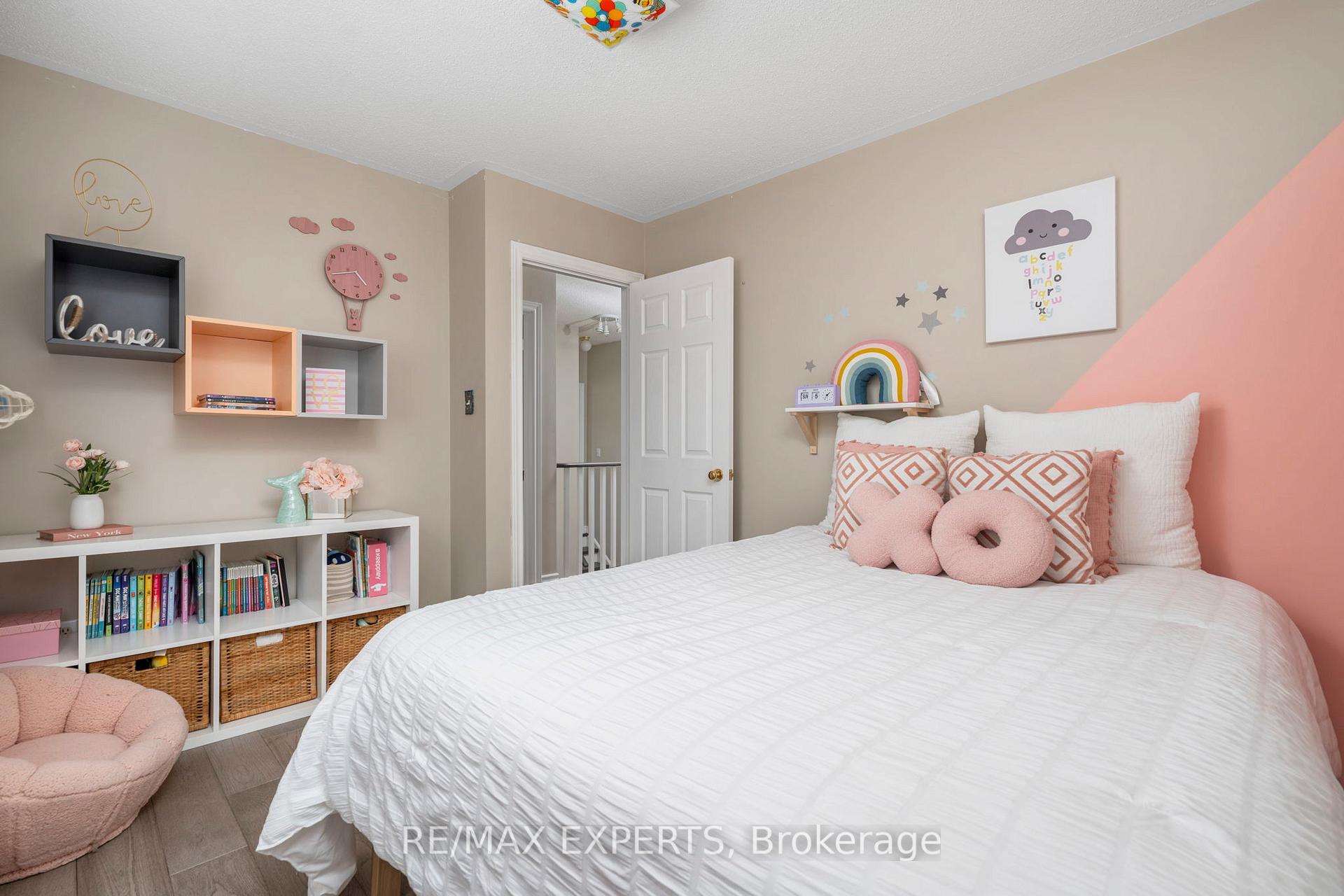 Photo 16 of 157 Primeau Drive, Aurora, Aurora Grove — HOMEH