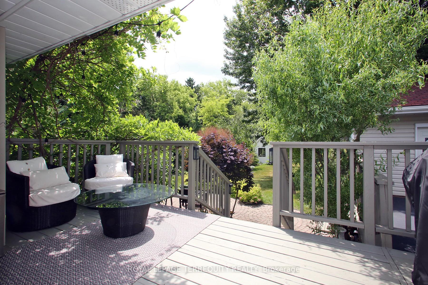 Photo 5 of 208 Craydon Road, Whitby, Downtown Whitby — HOMEH