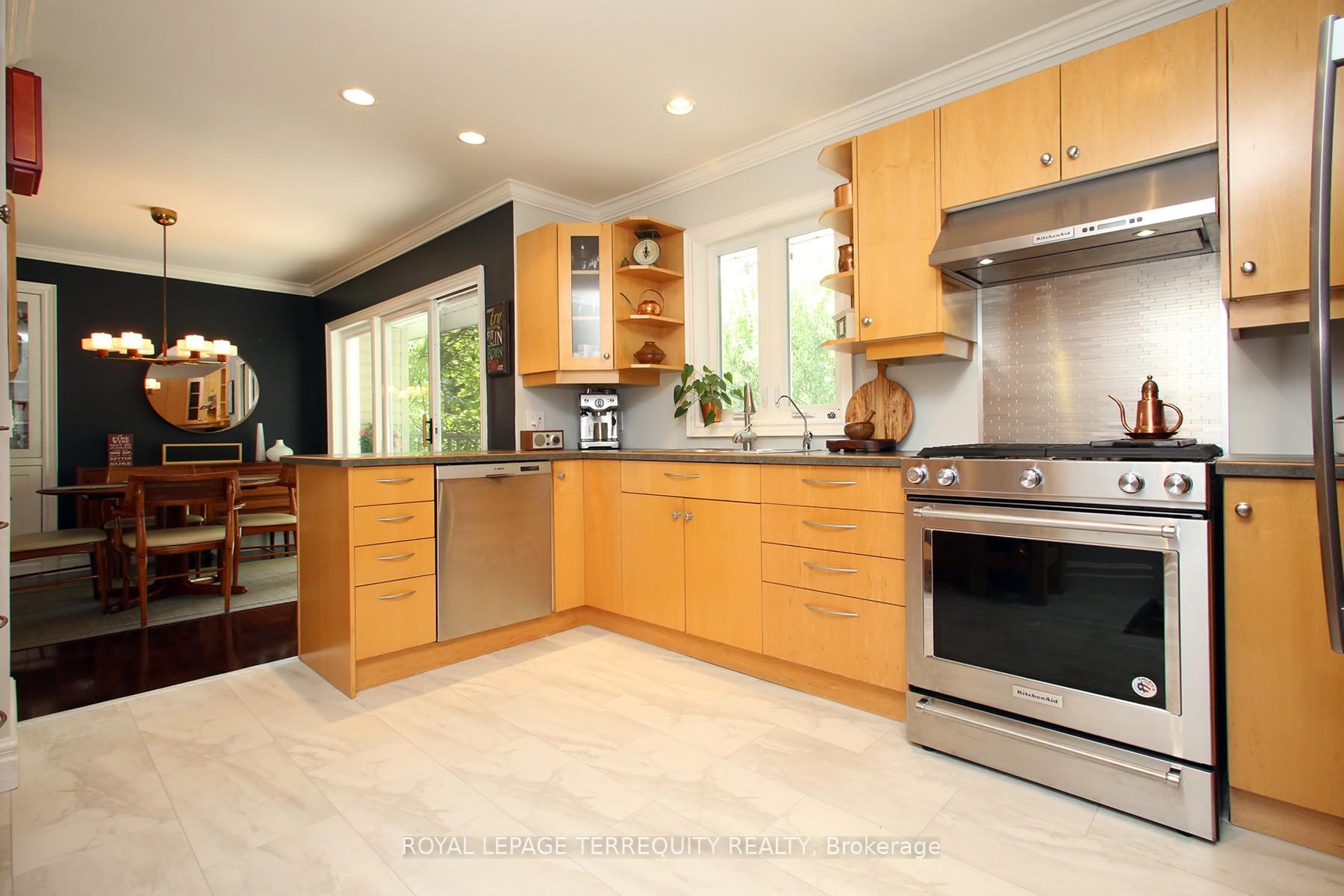 Photo 14 of 208 Craydon Road, Whitby, Downtown Whitby — HOMEH