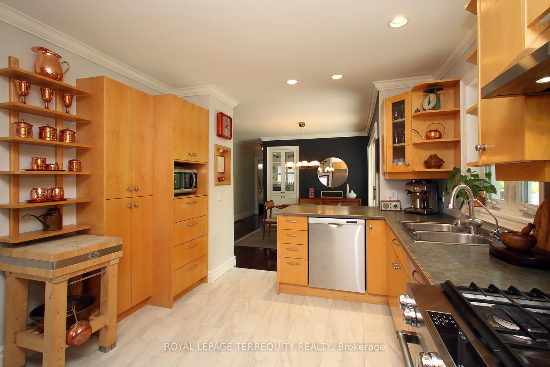 Photo 15 of 208 Craydon Road, Whitby, Downtown Whitby — HOMEH