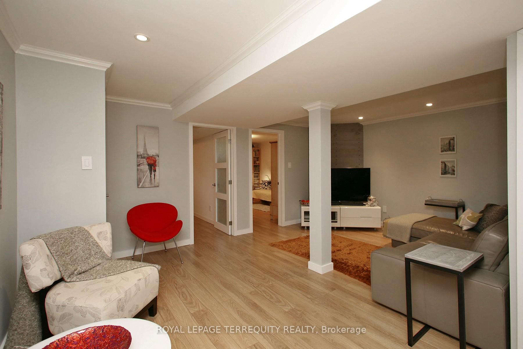 Photo 22 of 208 Craydon Road, Whitby, Downtown Whitby — HOMEH