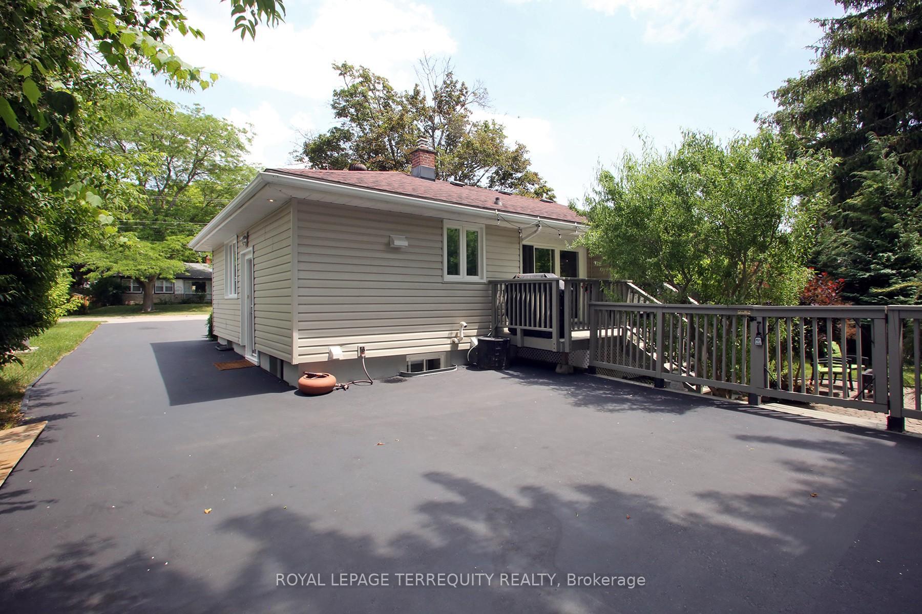 Photo 31 of 208 Craydon Road, Whitby, Downtown Whitby — HOMEH