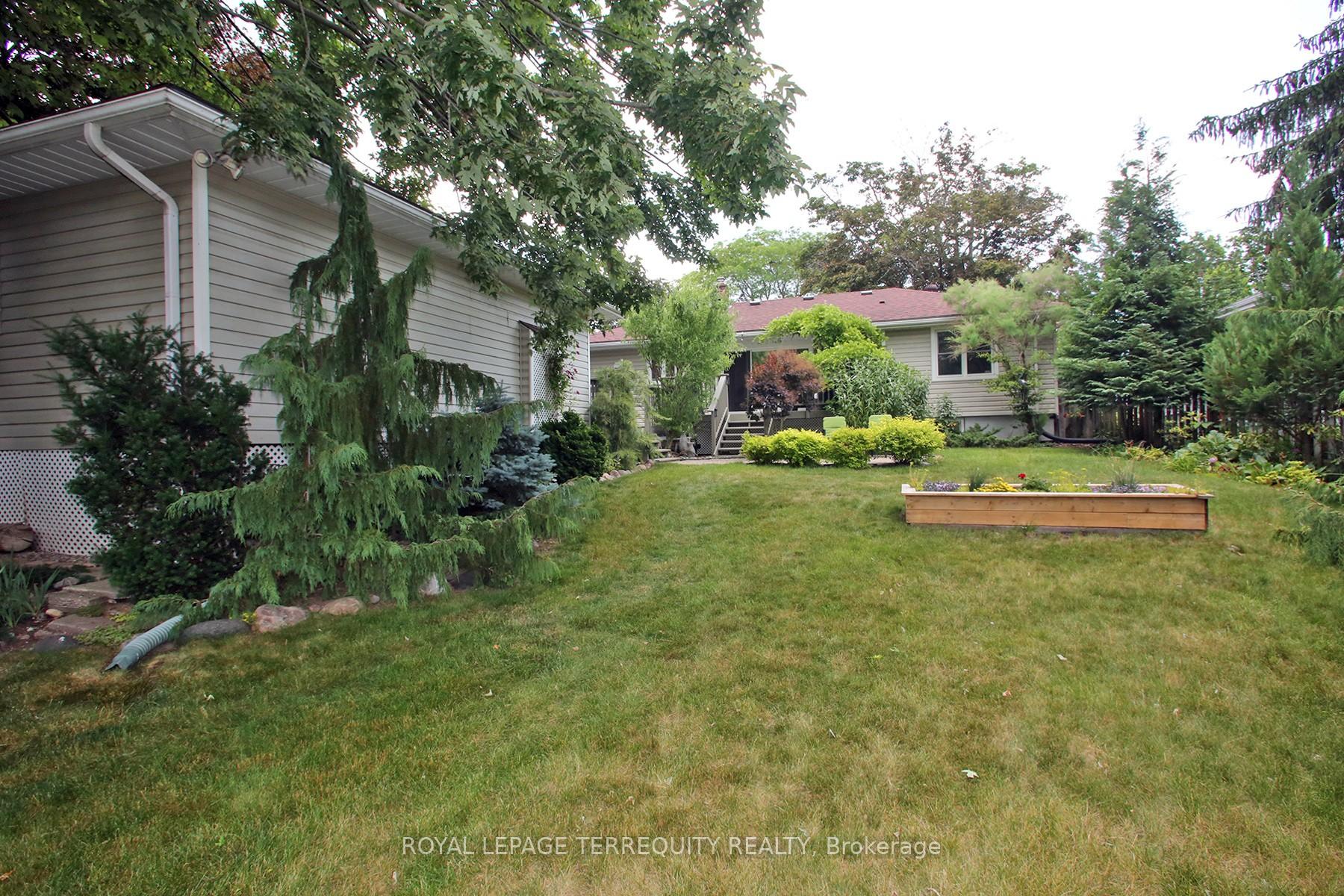 Photo 37 of 208 Craydon Road, Whitby, Downtown Whitby — HOMEH