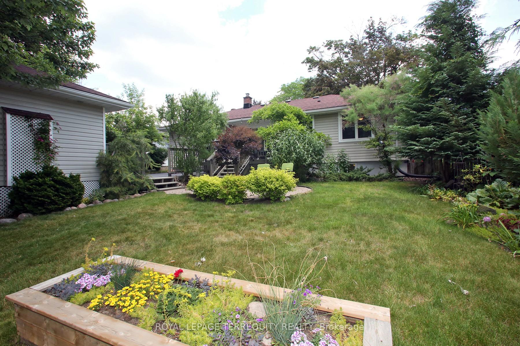 Photo 38 of 208 Craydon Road, Whitby, Downtown Whitby — HOMEH