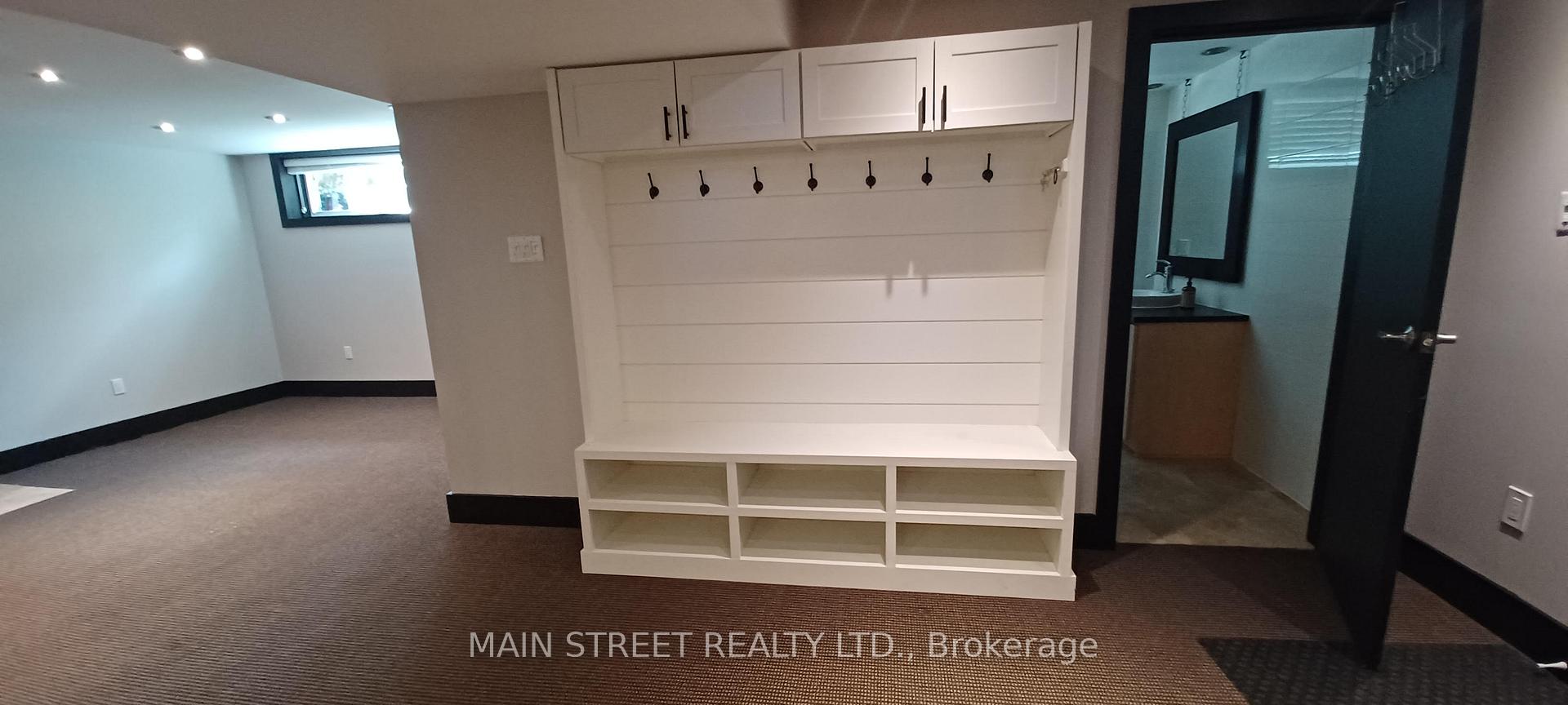 Photo 9 of Unit A, 10 Kemano Road, Aurora, Aurora Heights — HOMEH