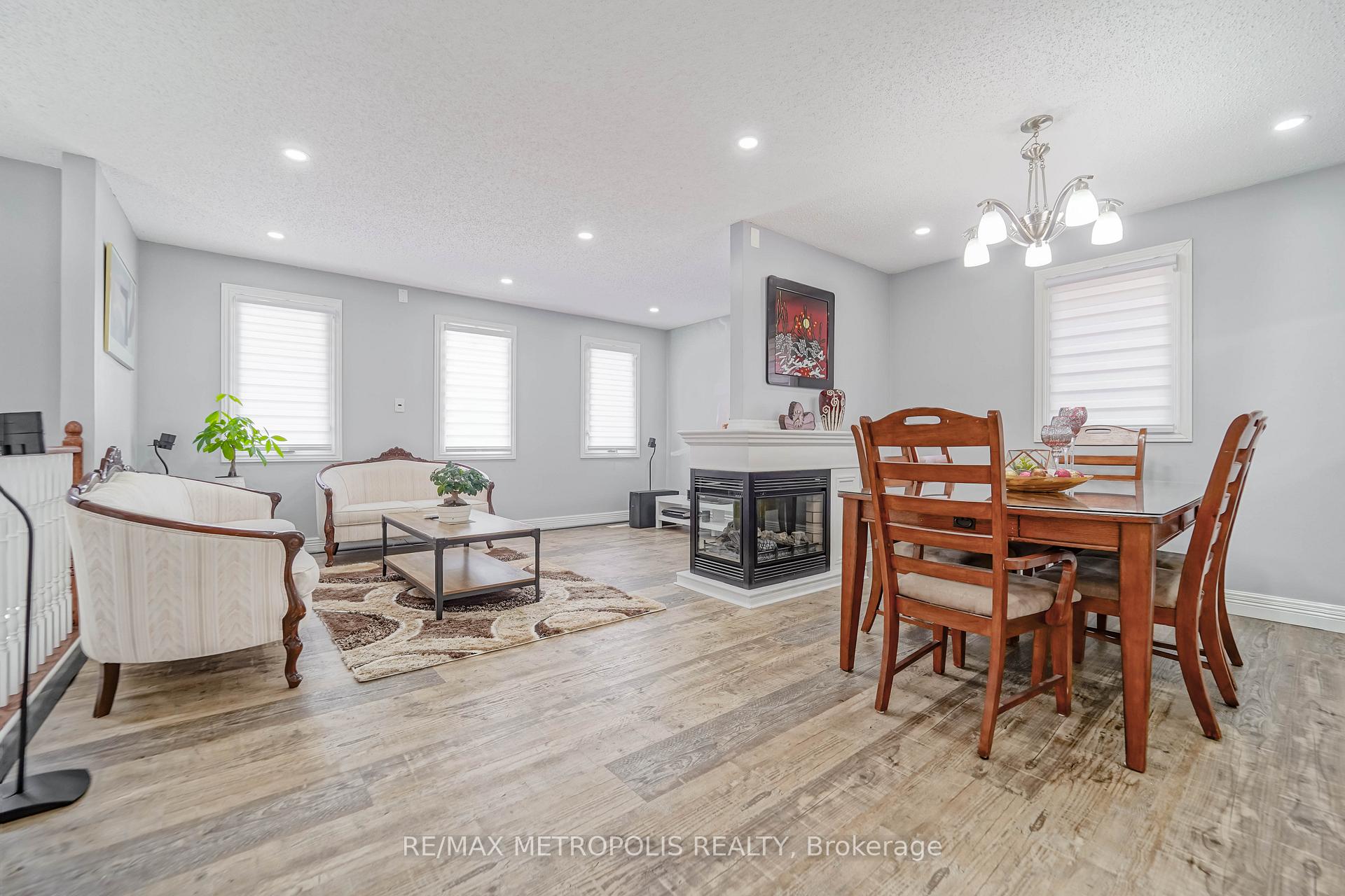 Photo 8 of 26 Limestone Crescent, Whitby, Pringle Creek — HOMEH